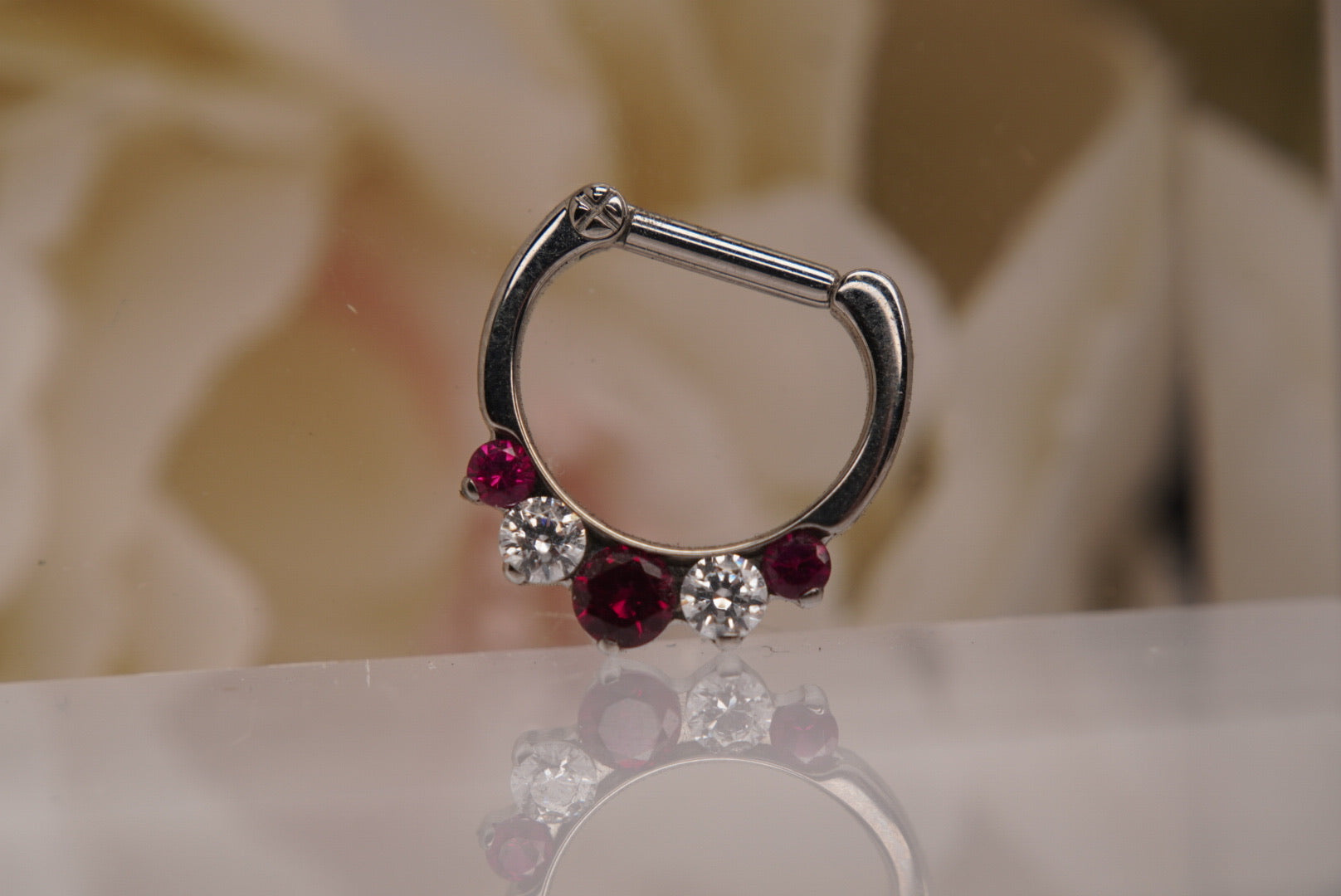 5 Gem Red & White Crystals Clicker in 16g