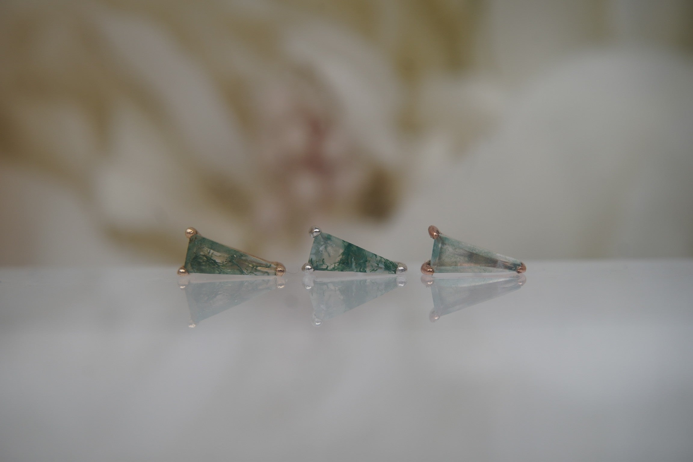 Vela with Moss Agate