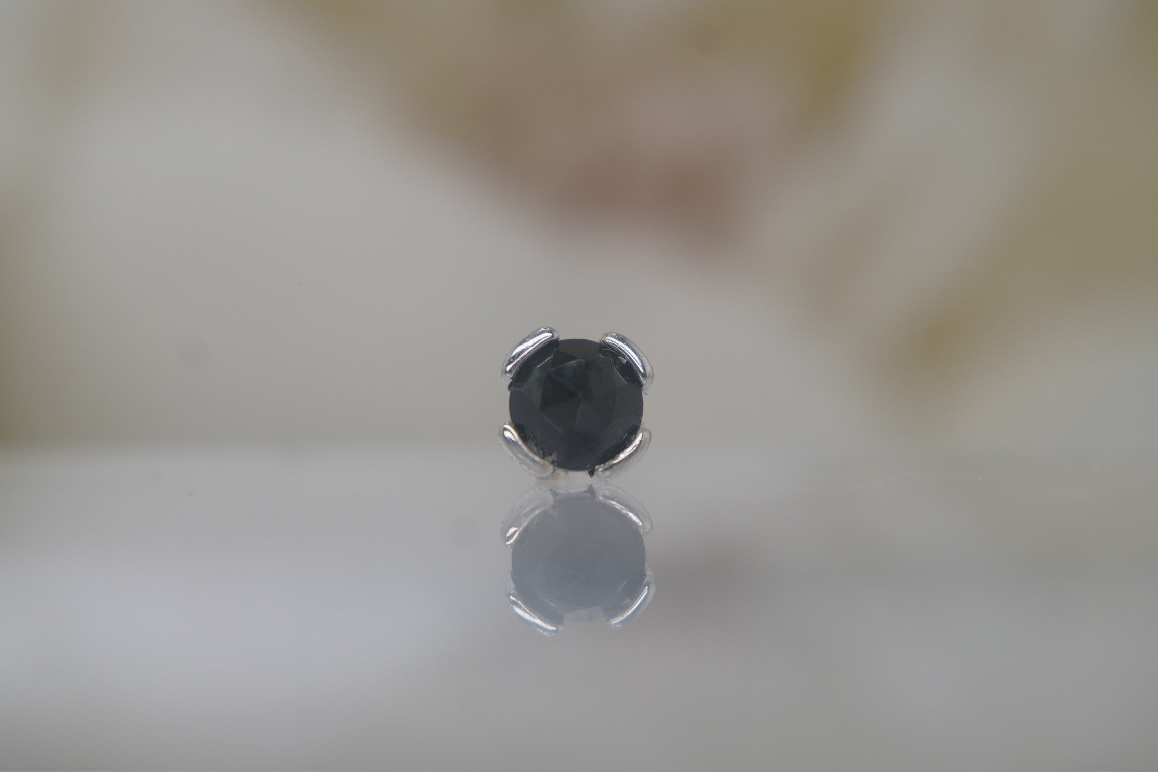 Peekaboo Black Spinel