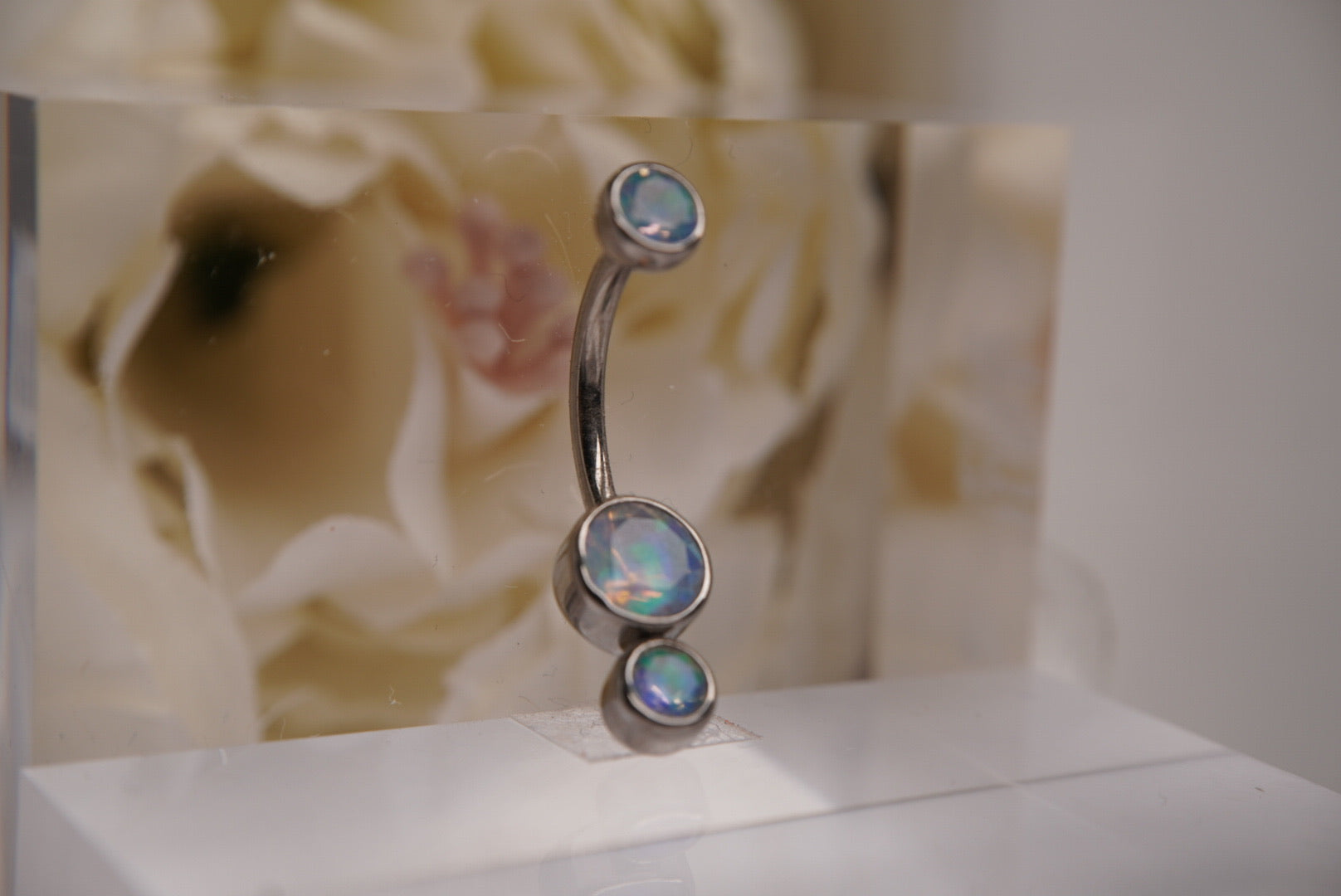 Water Opal Hanging Navel in 14g