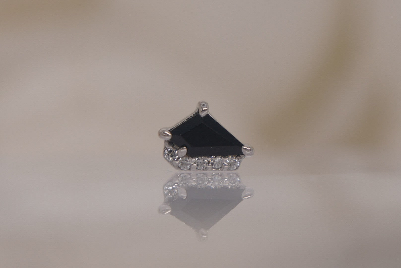 Elevate- Black Spinel