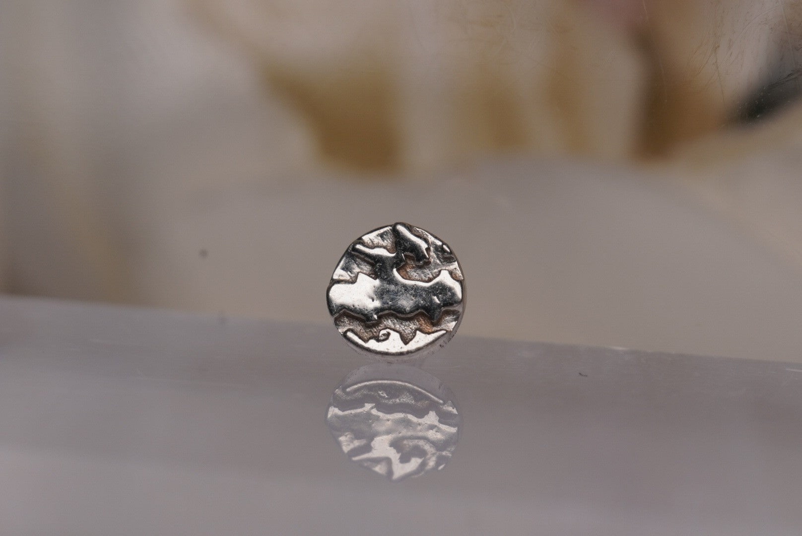 Small Distortion Disc in White Gold