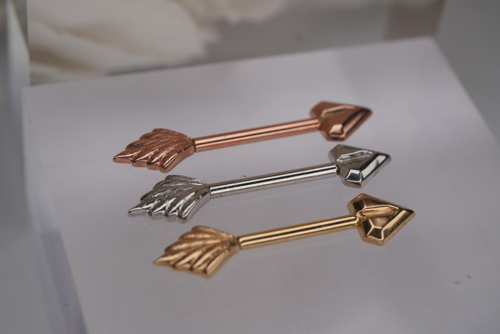 Arrow Barbells in Gold