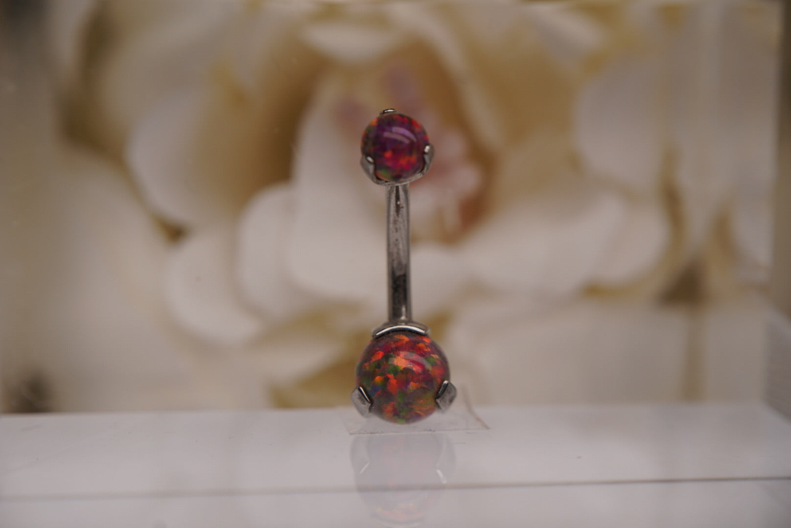 3-Prong Navel with Red Opals in 14g