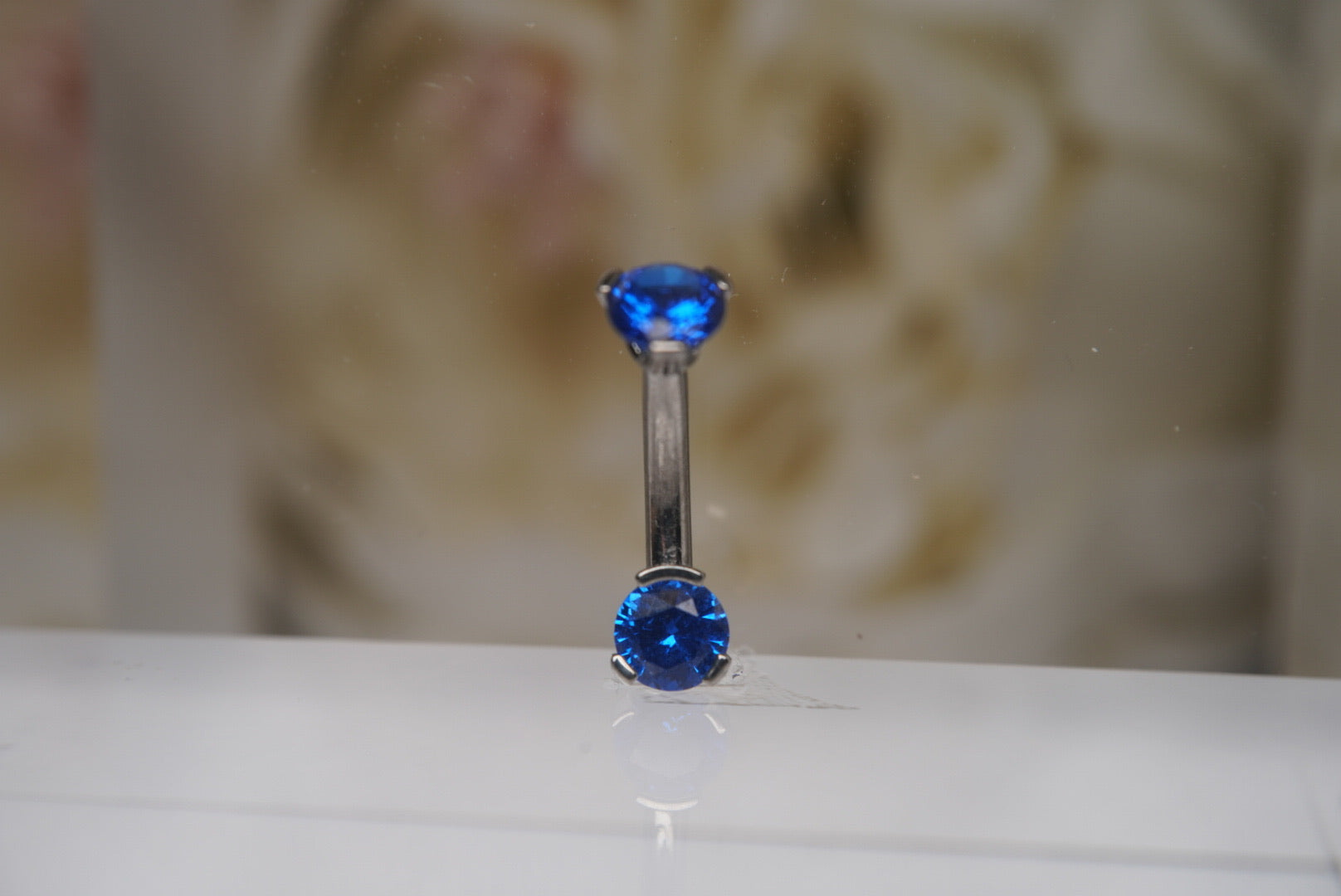 Sapphire Blue Crystal Navel in a Prong Setting (4mm/4mm)