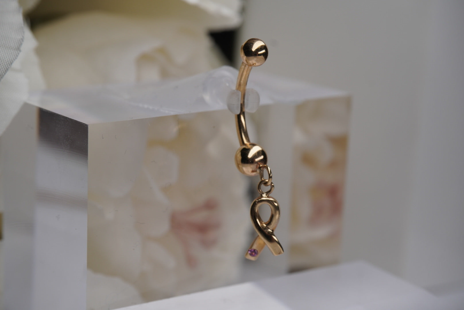 Breast Cancer Awareness Hanging Navel in Yellow Gold 14g 7/16"
