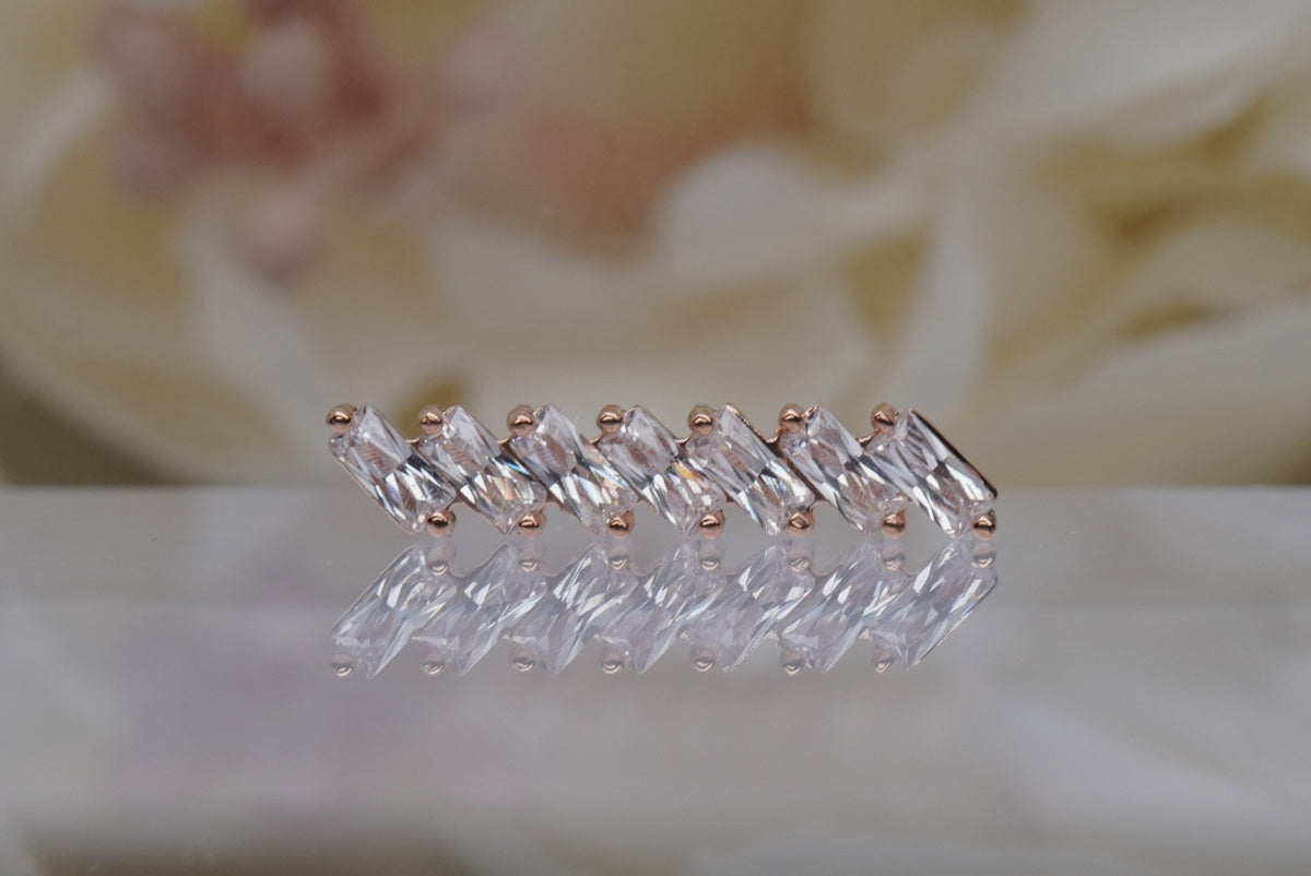 vPhoto of 14k gold “Baguette Cascade” threadless end in rose gold, front view