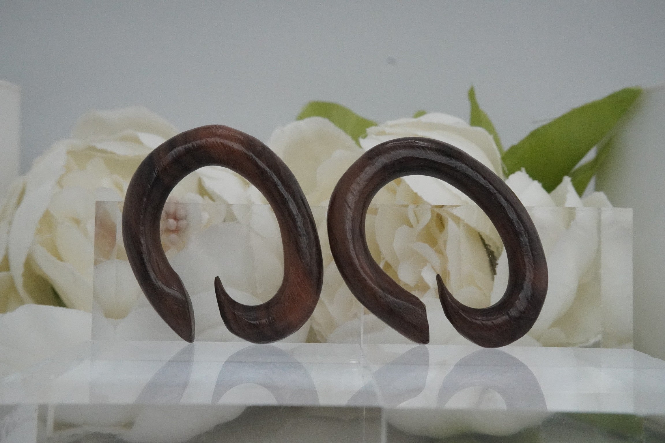 2g Wood Half Spiral Hangers