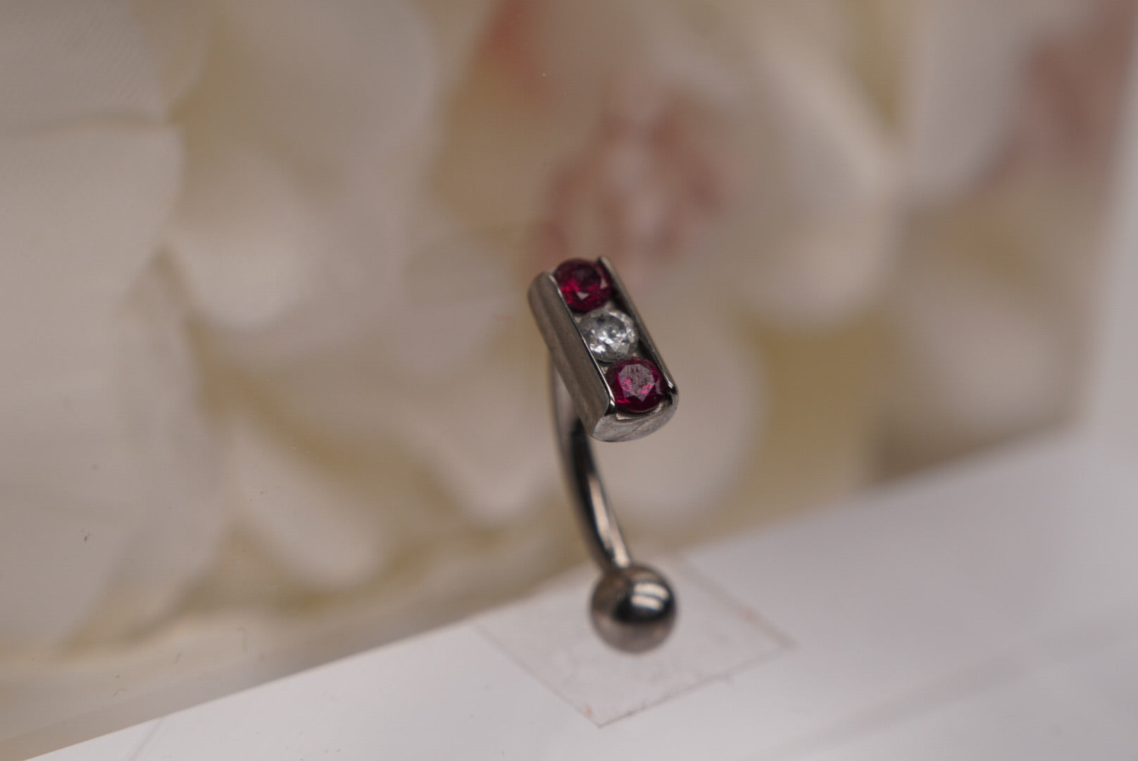 3-Gem Top Hanging with Crystals in 16g