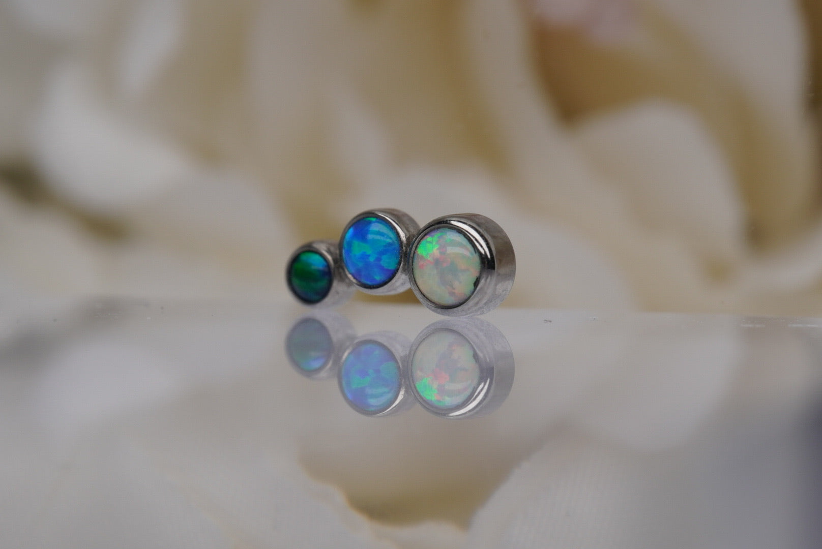 3-Gem Right Facing (White & Blue Opals)-14g