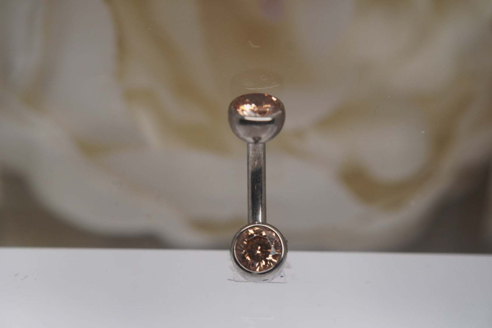 Champagne Crystal Navel in a Bezel Setting (4mm/4mm)
