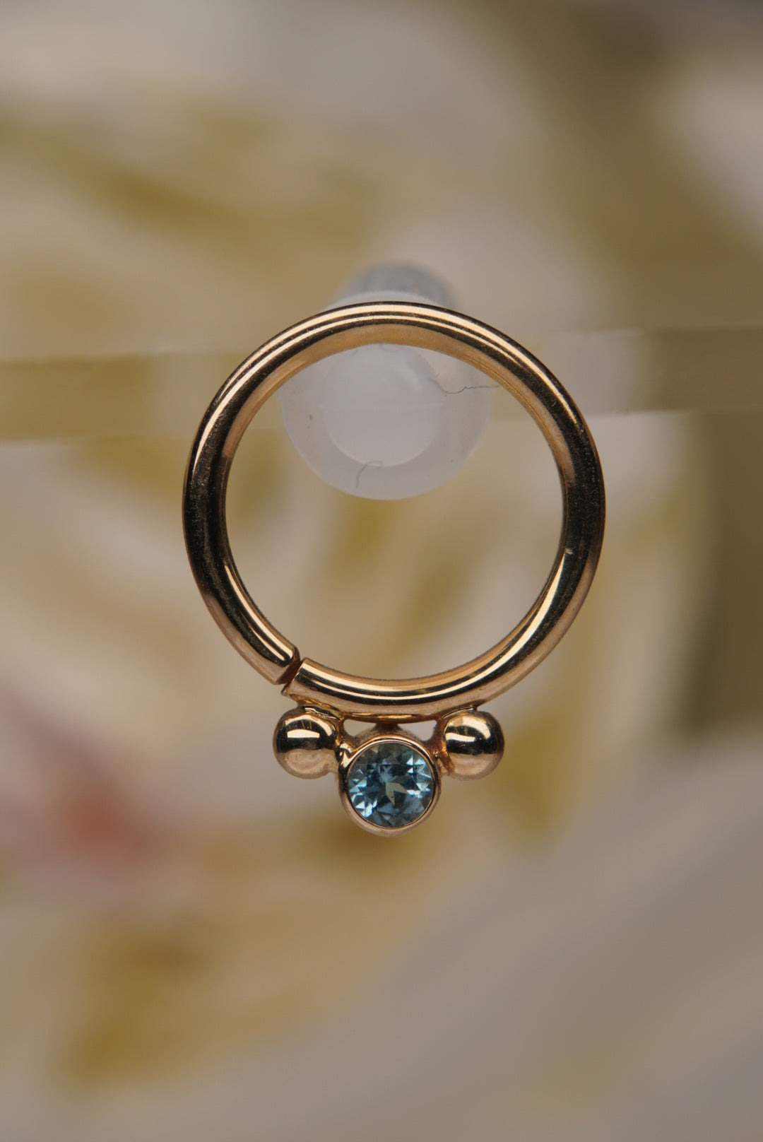 Oberon BVLA in yellow gold front