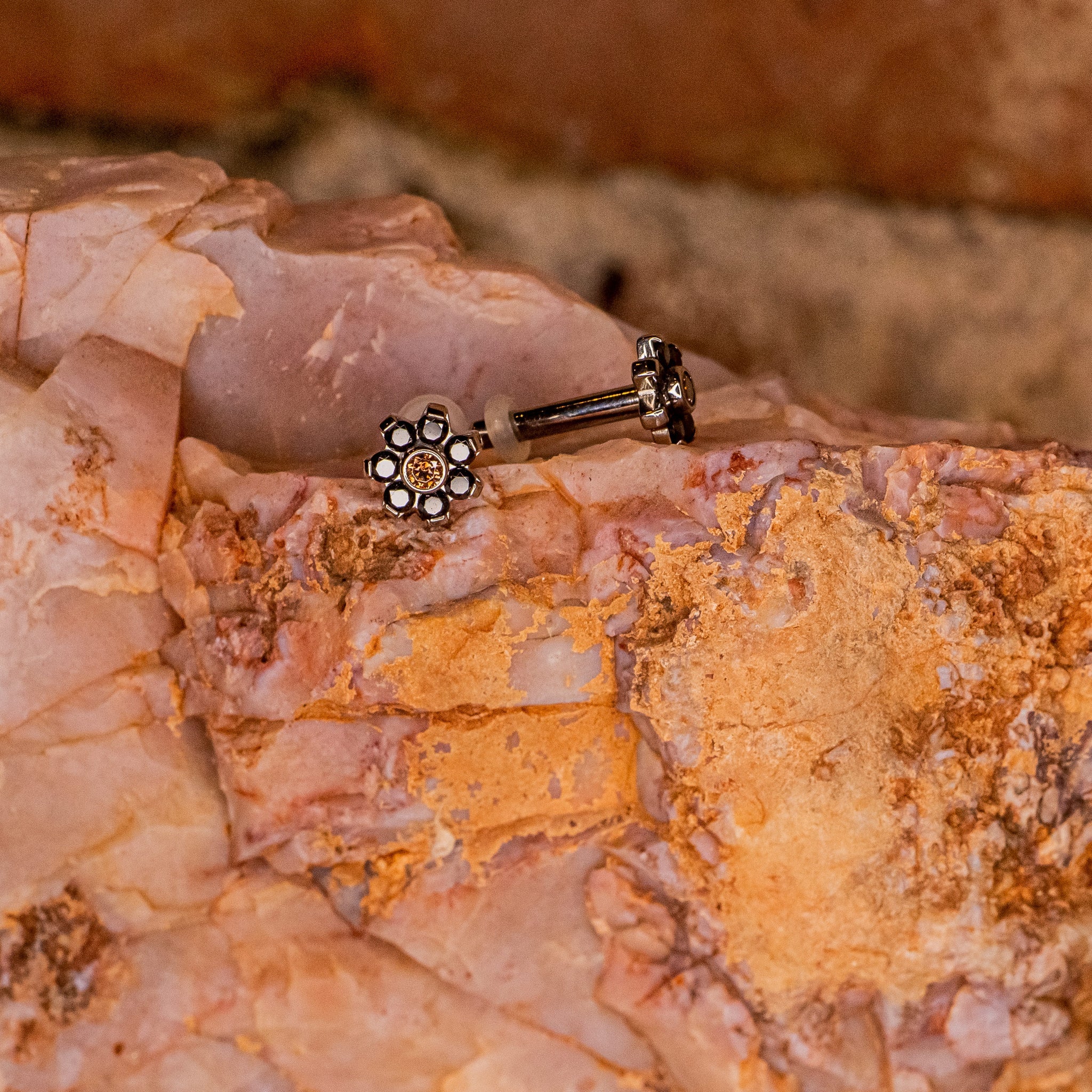 Flower Plugs with Black Crystals- 12g