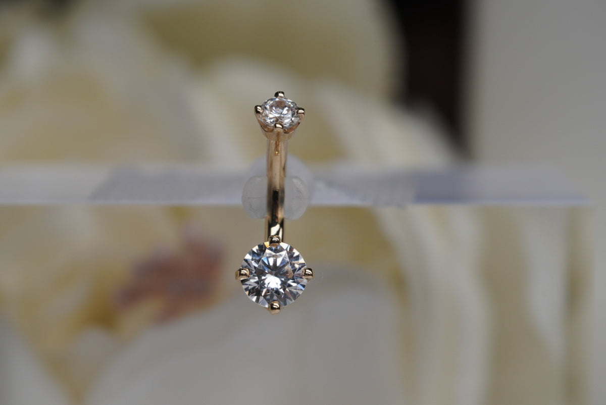 Prong Navels in yellow gold