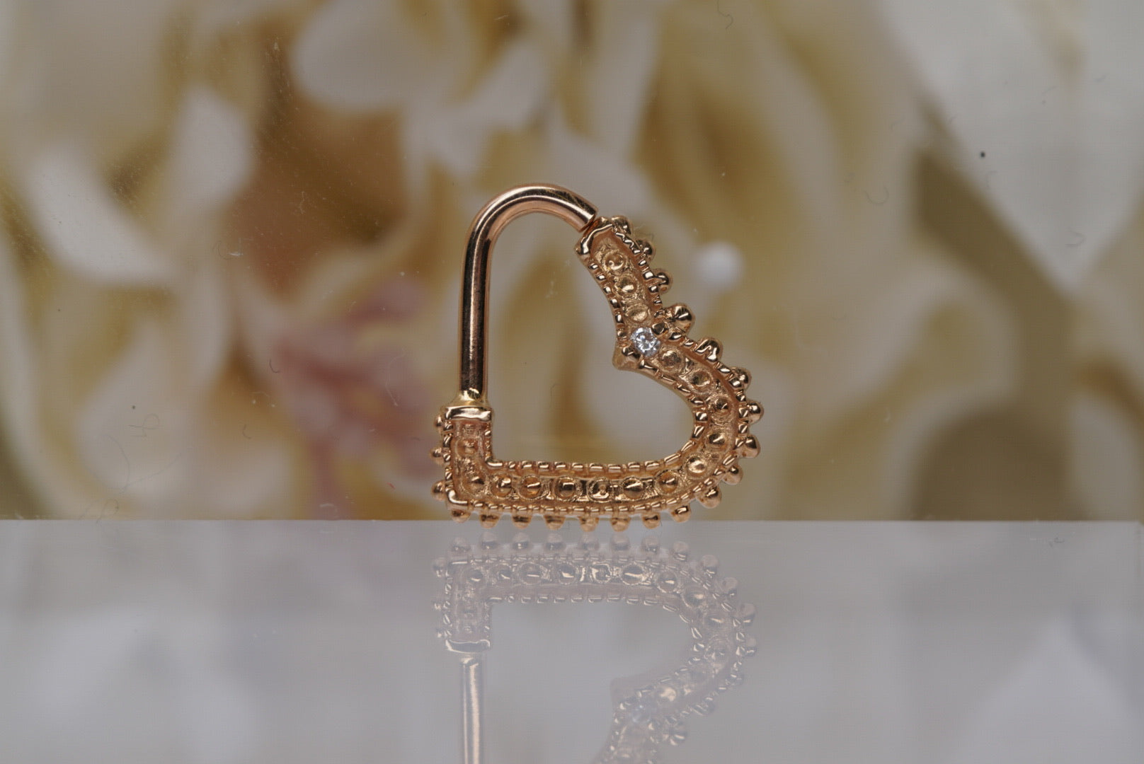 Kama in Yellow Gold 16g 3/8" LEFT