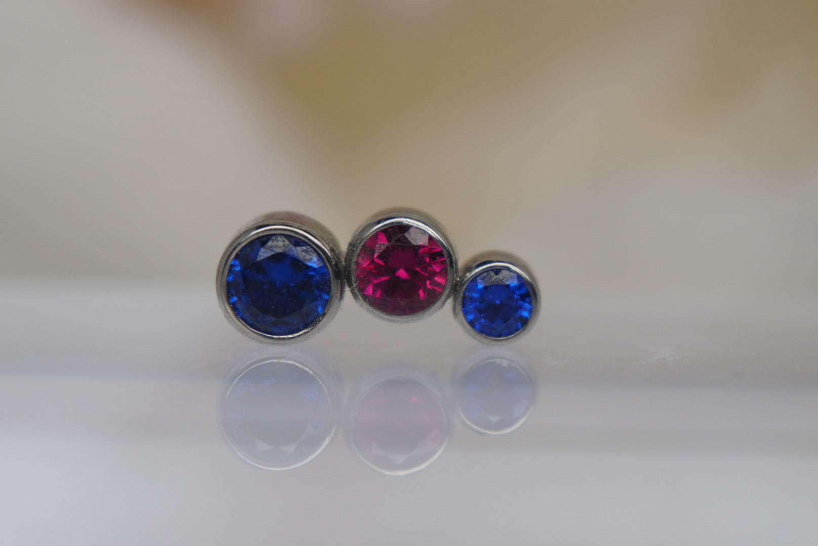 3-Gem Clio Right Facing (Blue & Red)