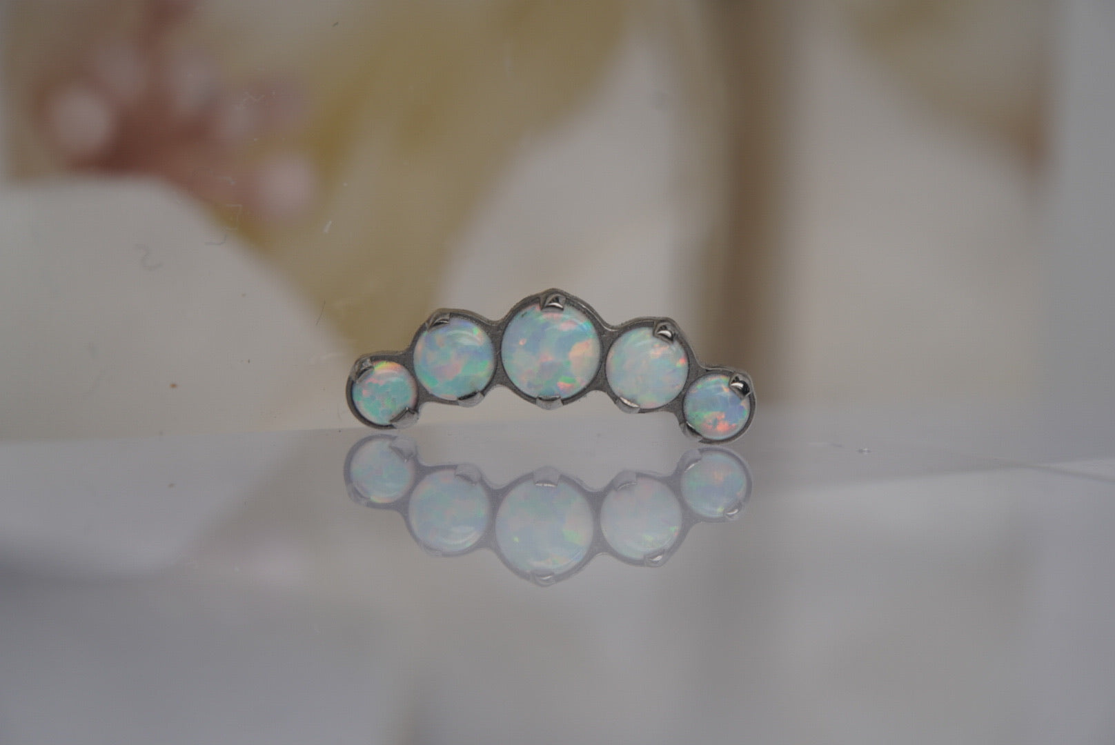 Prium (White Opal)