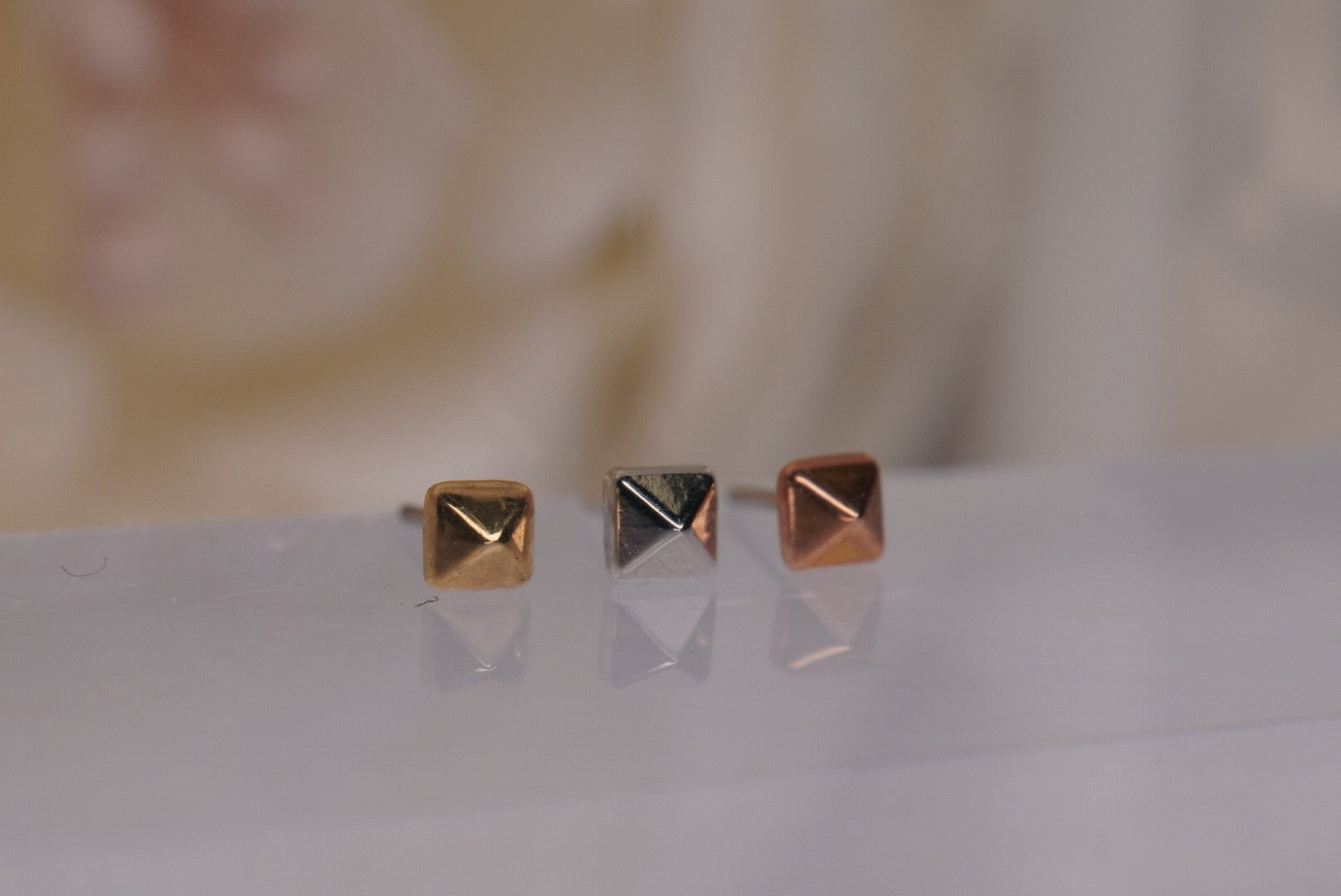 Square Pyramid in Gold- 2.5mm