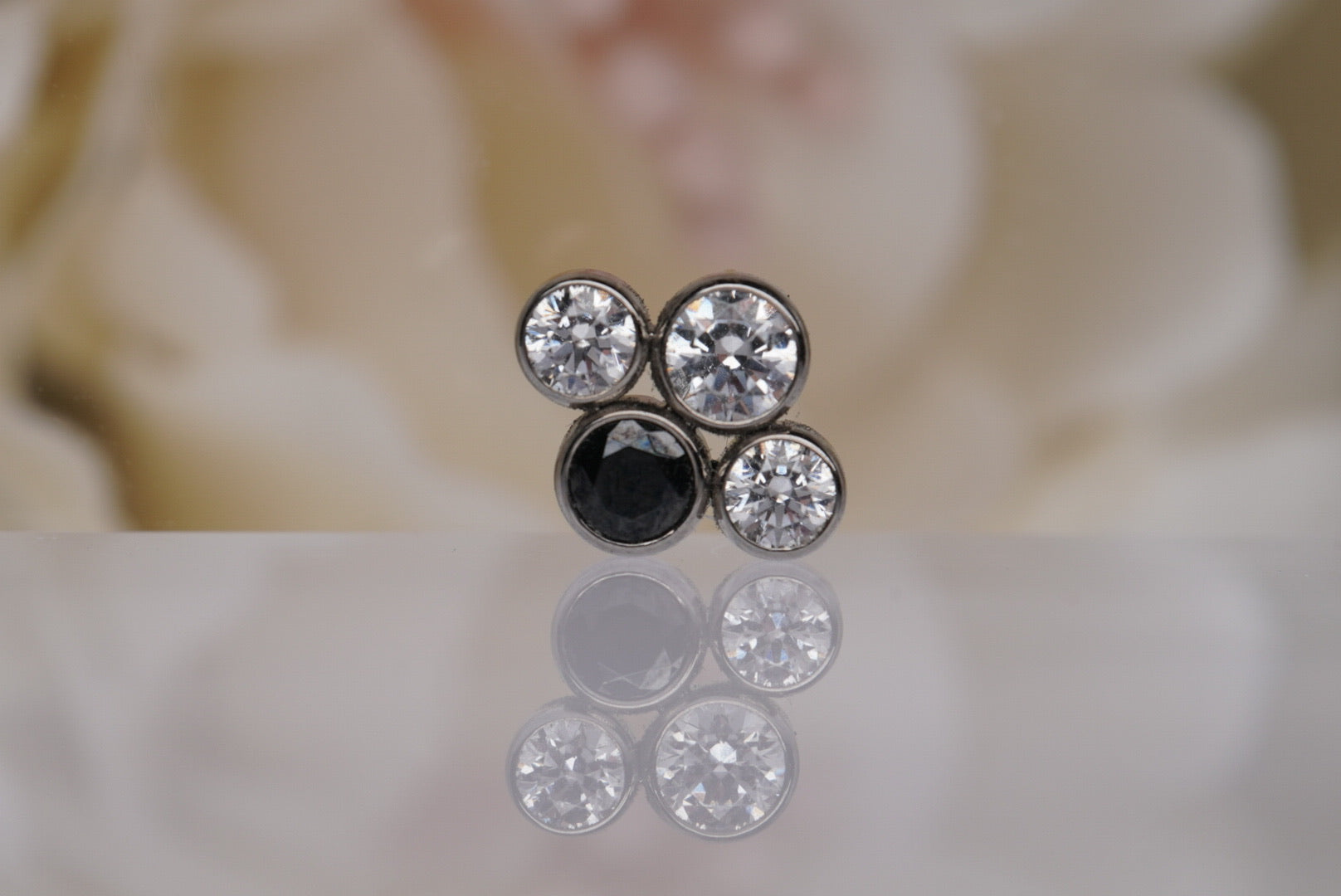 Classic Cluster (Black & White)
