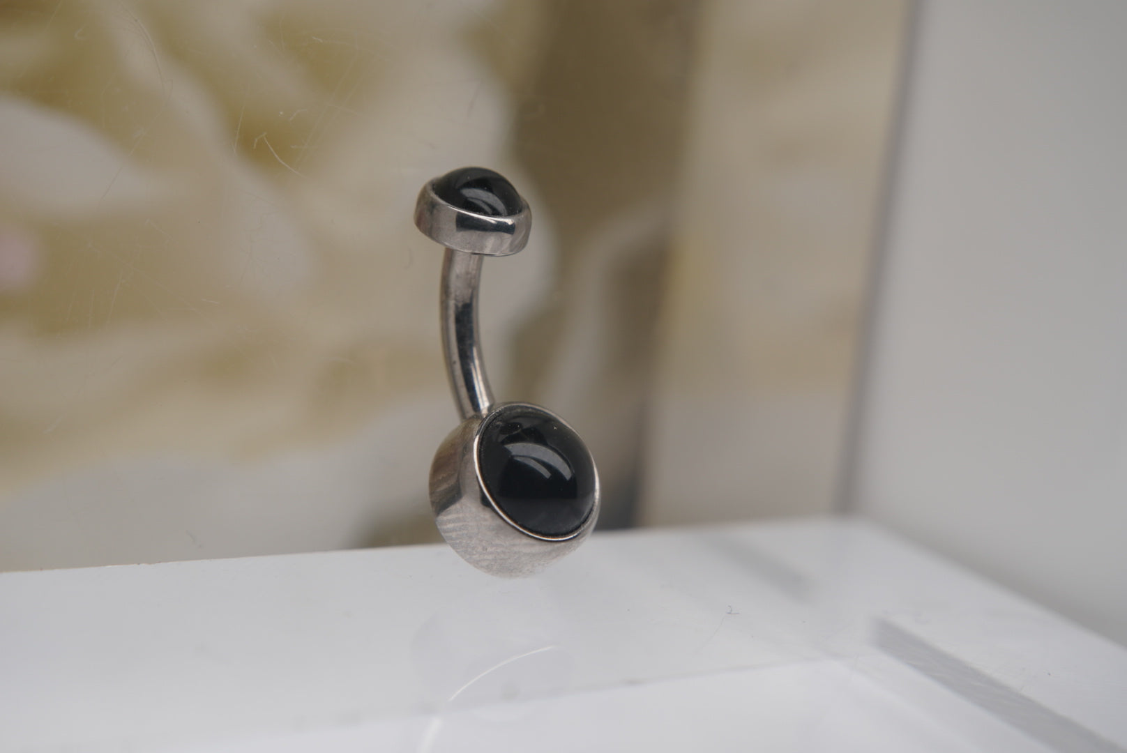 Black Onyx Navel in a Bezel Setting (4mm/6mm)