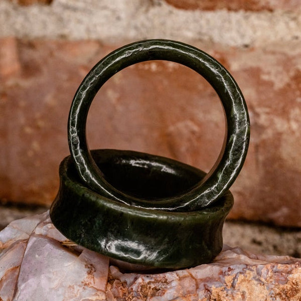 Eyelets-Stone