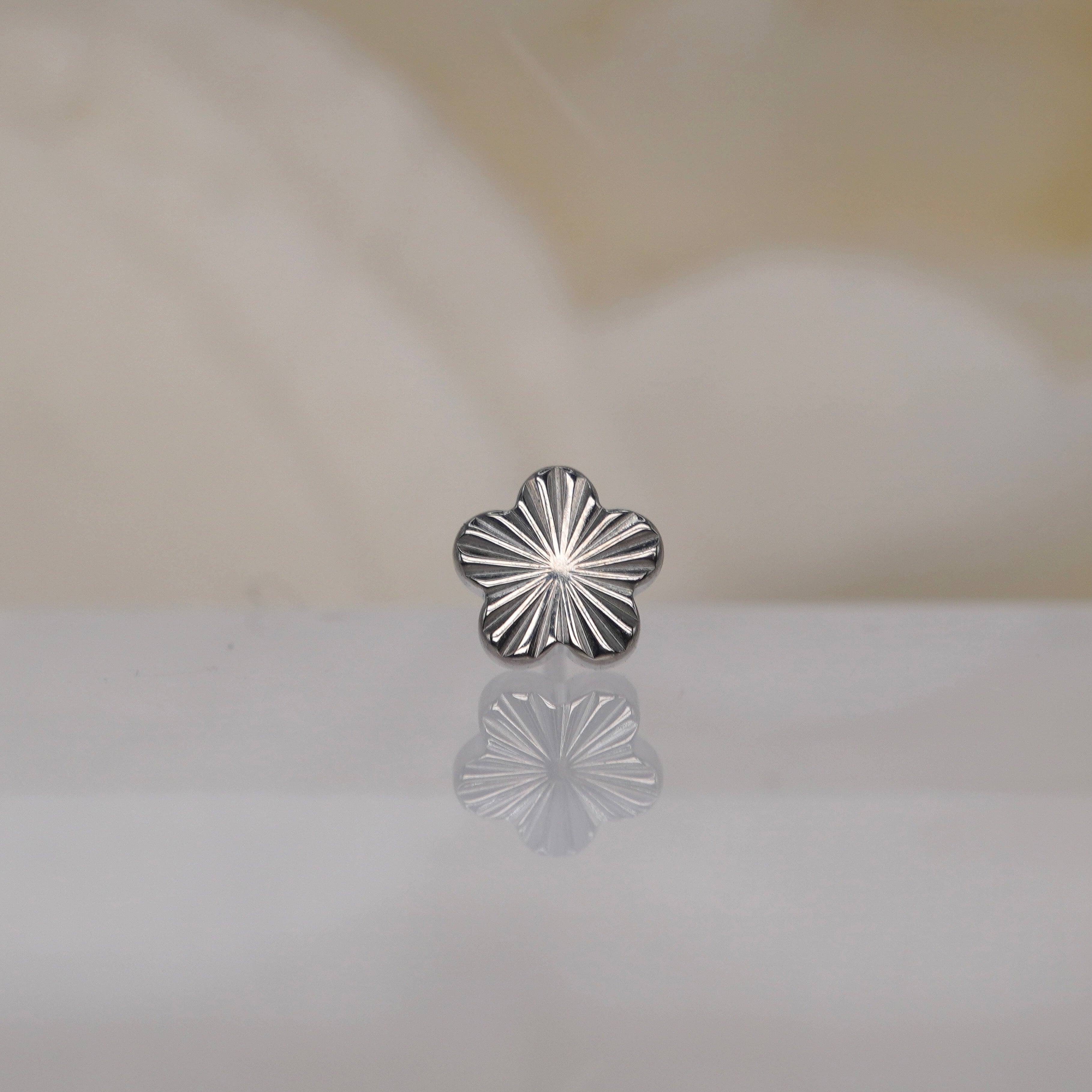 Junipurr Implant Grade Titanium Laser Blossom Flower Threadless End