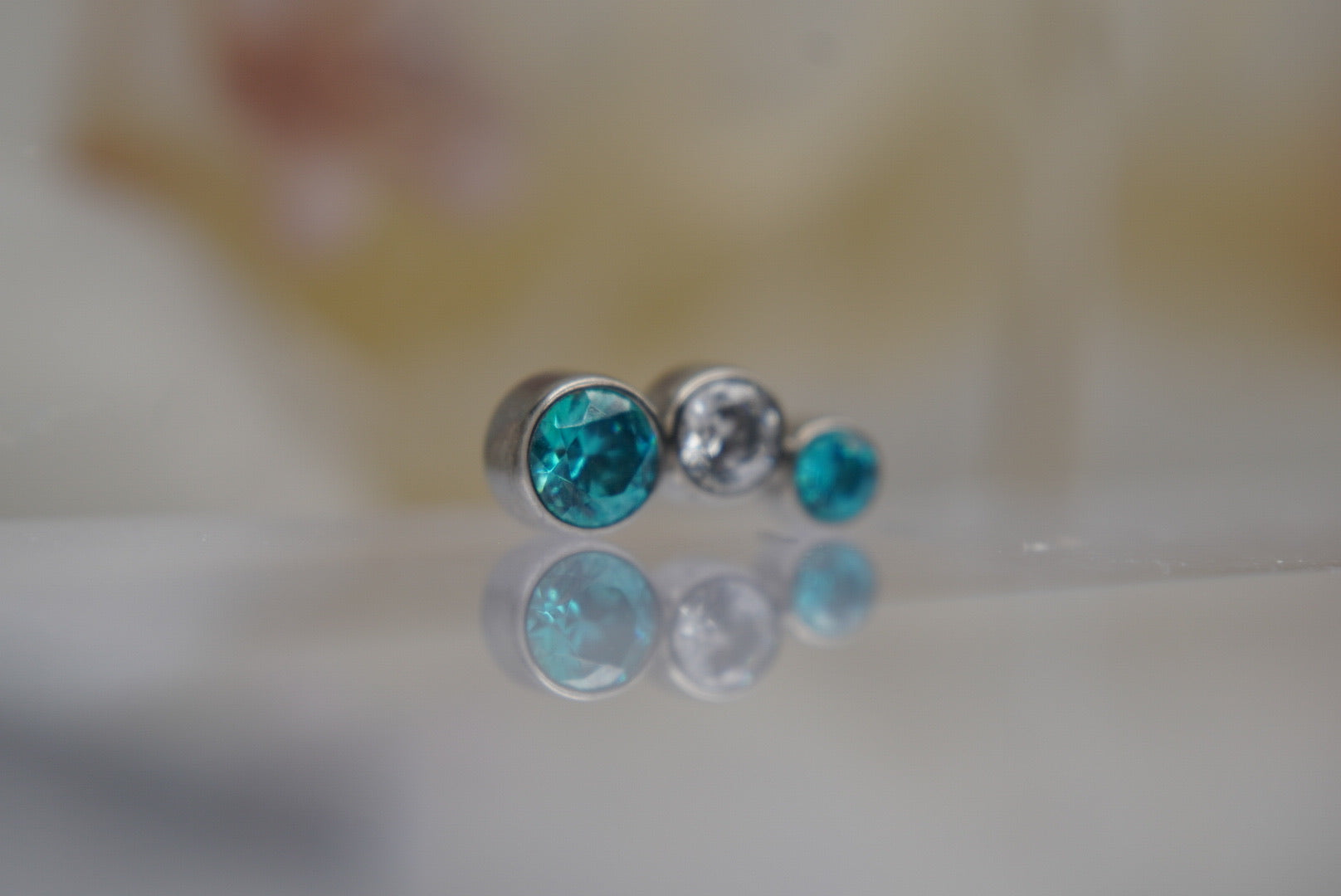 3-Gem Clio Right Facing (Mint Green & White)