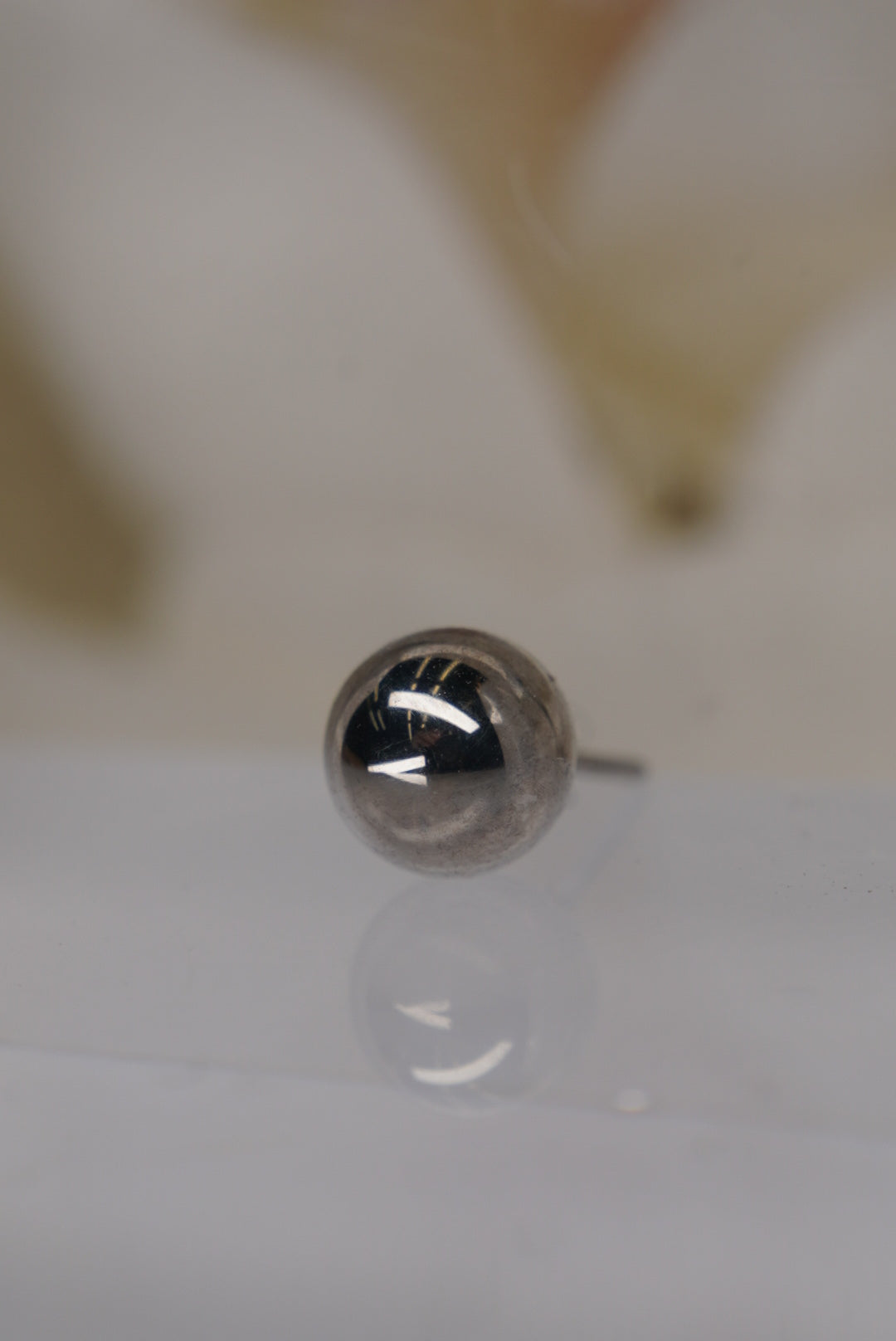 Threadless Balls in Titanium