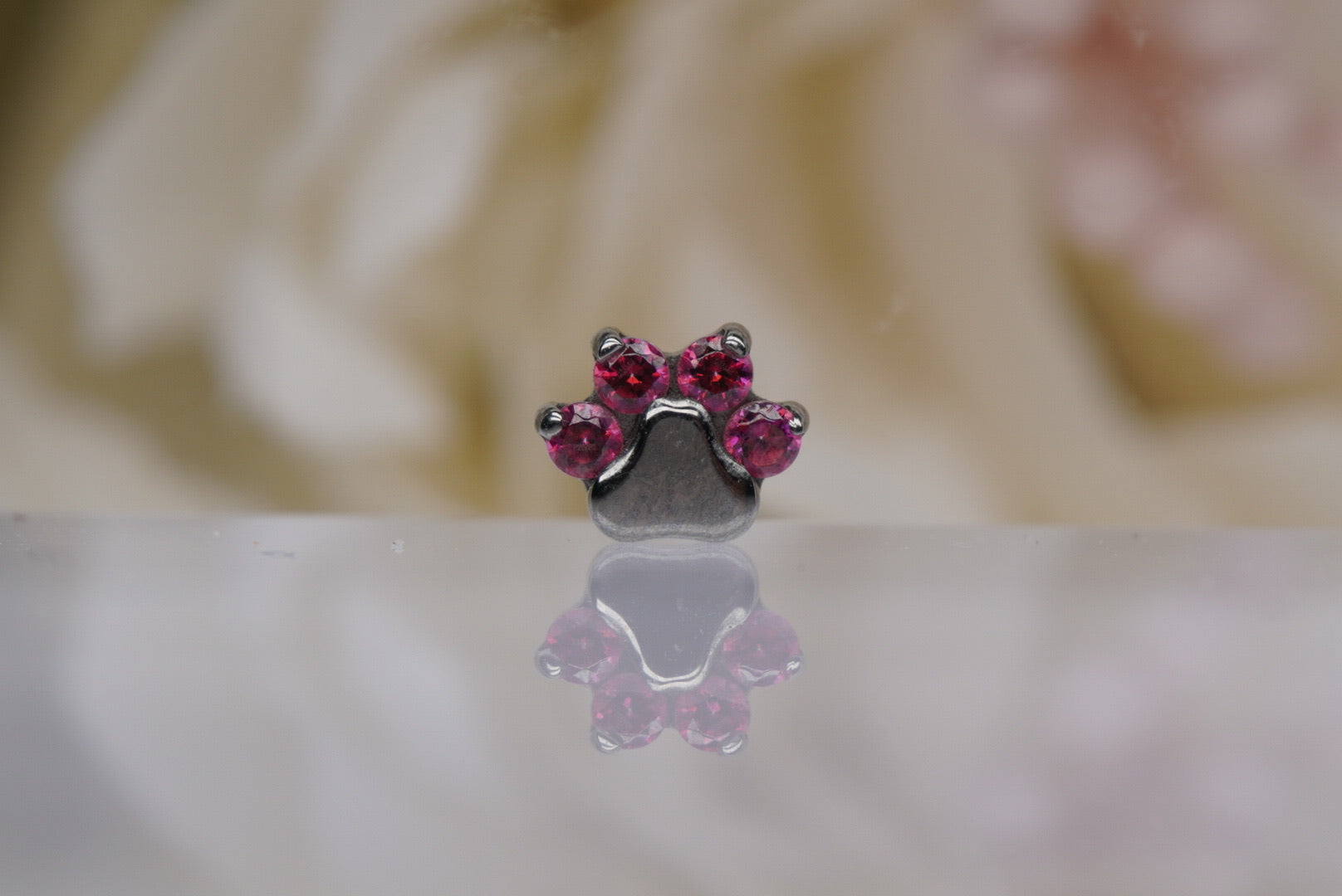 Paw Print with Red Crystals- 12/14g
