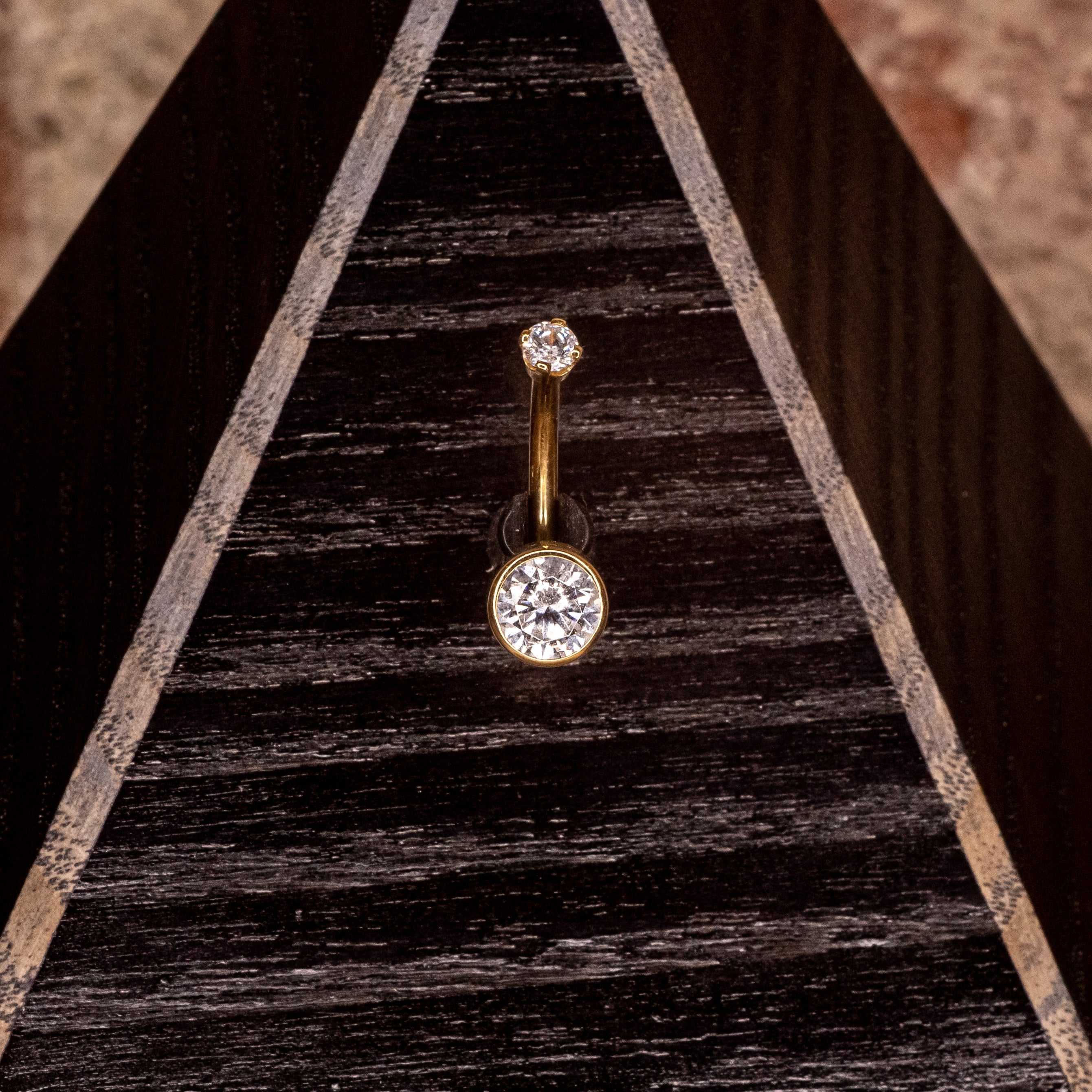 Opal Trinity Navel in Yellow Gold
