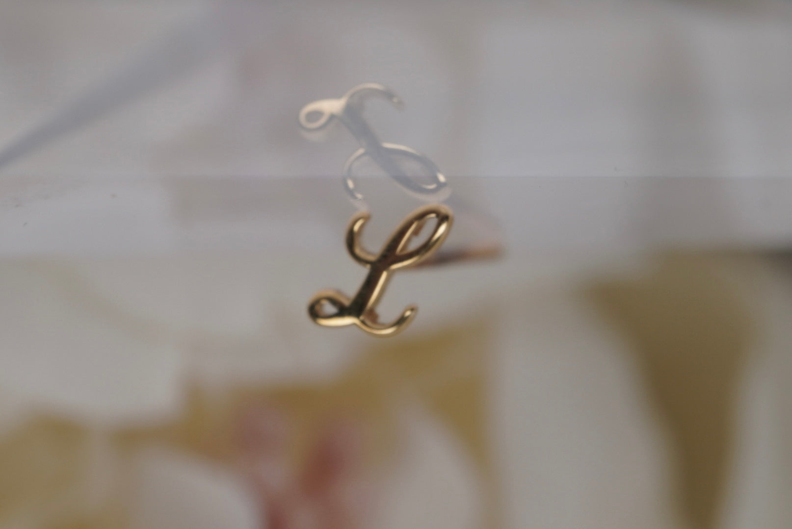 Letter "L" Nostril Screw in Yellow Gold
