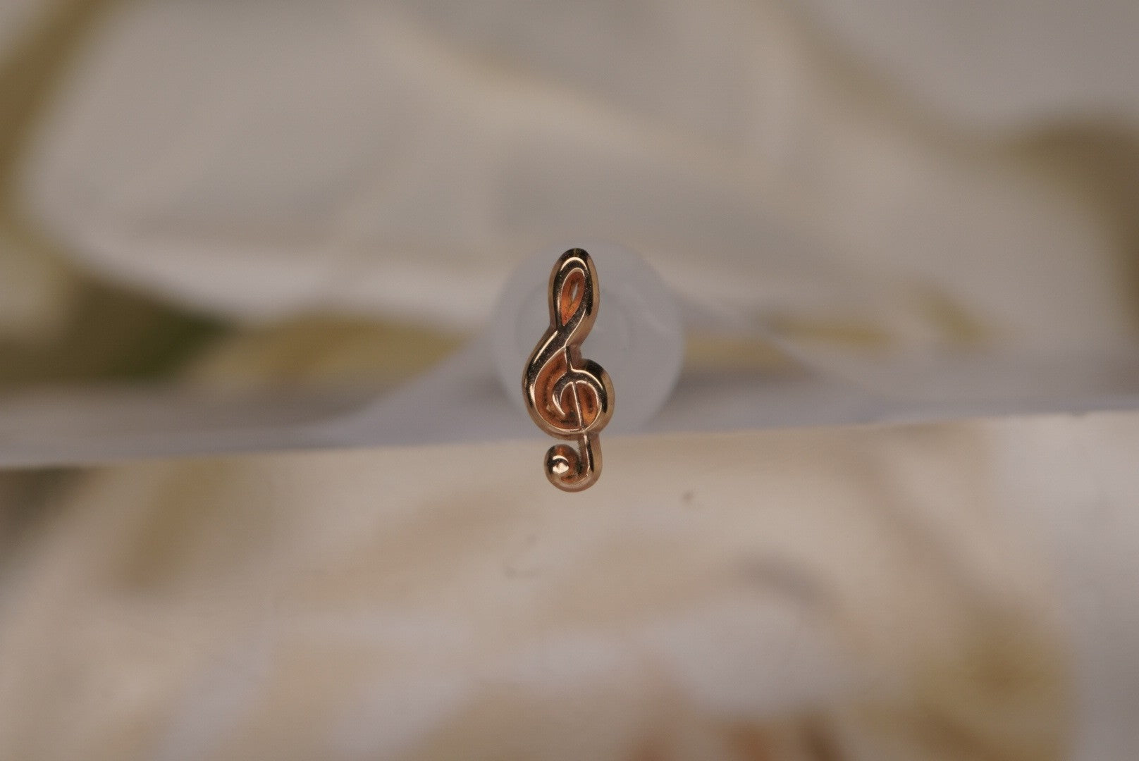 G Clef Music Note in Gold