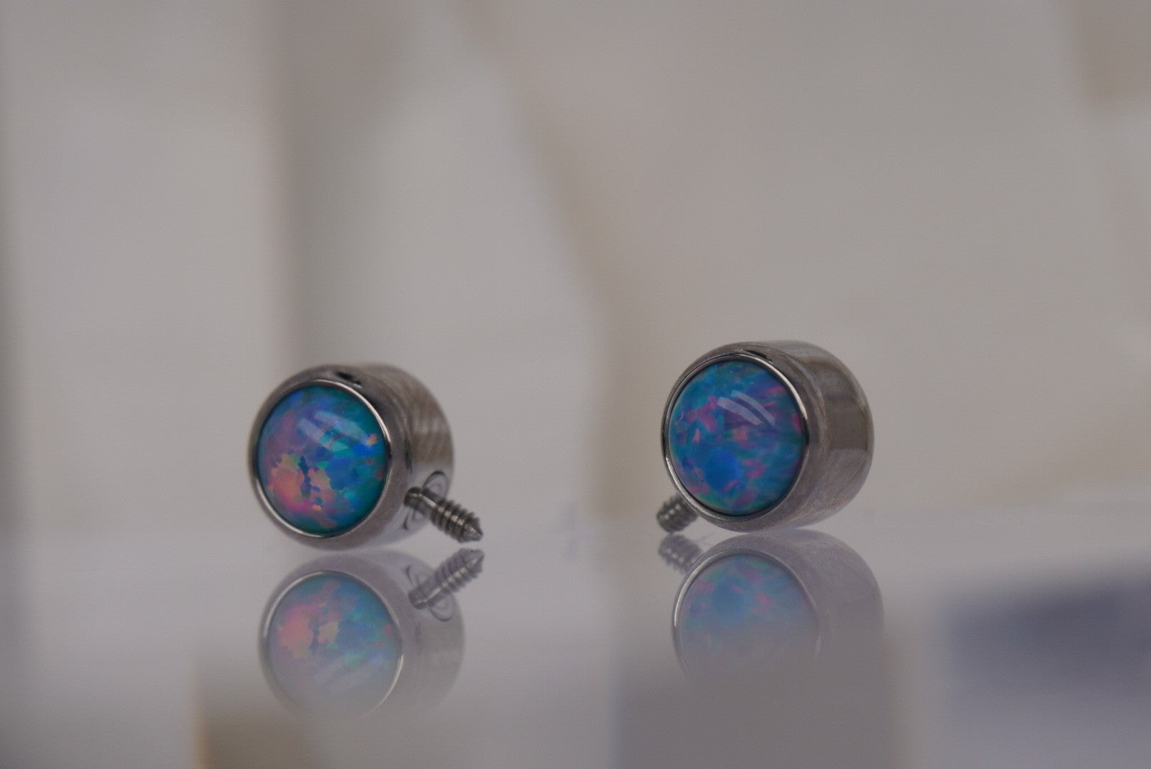 Side Facing 14g Bezel-set Opals