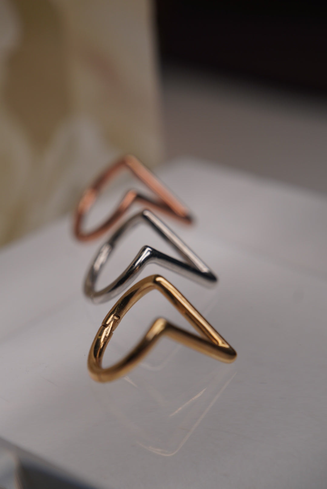 Perpendicular V-Ring