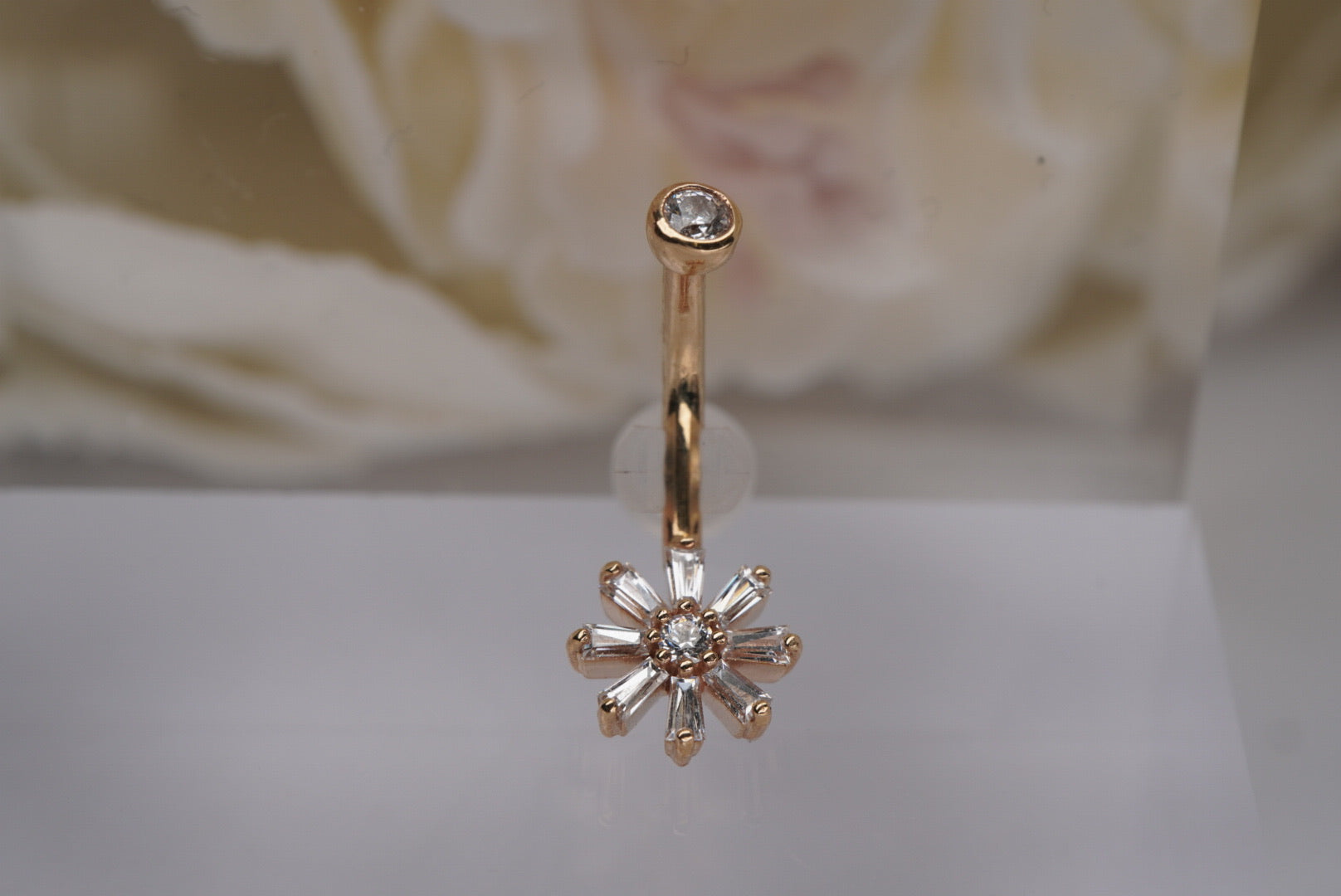Deliah Navel in Yellow Gold