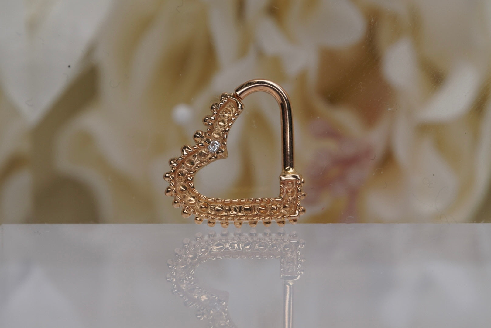 Kama in Yellow Gold 16g 3/8" RIGHT