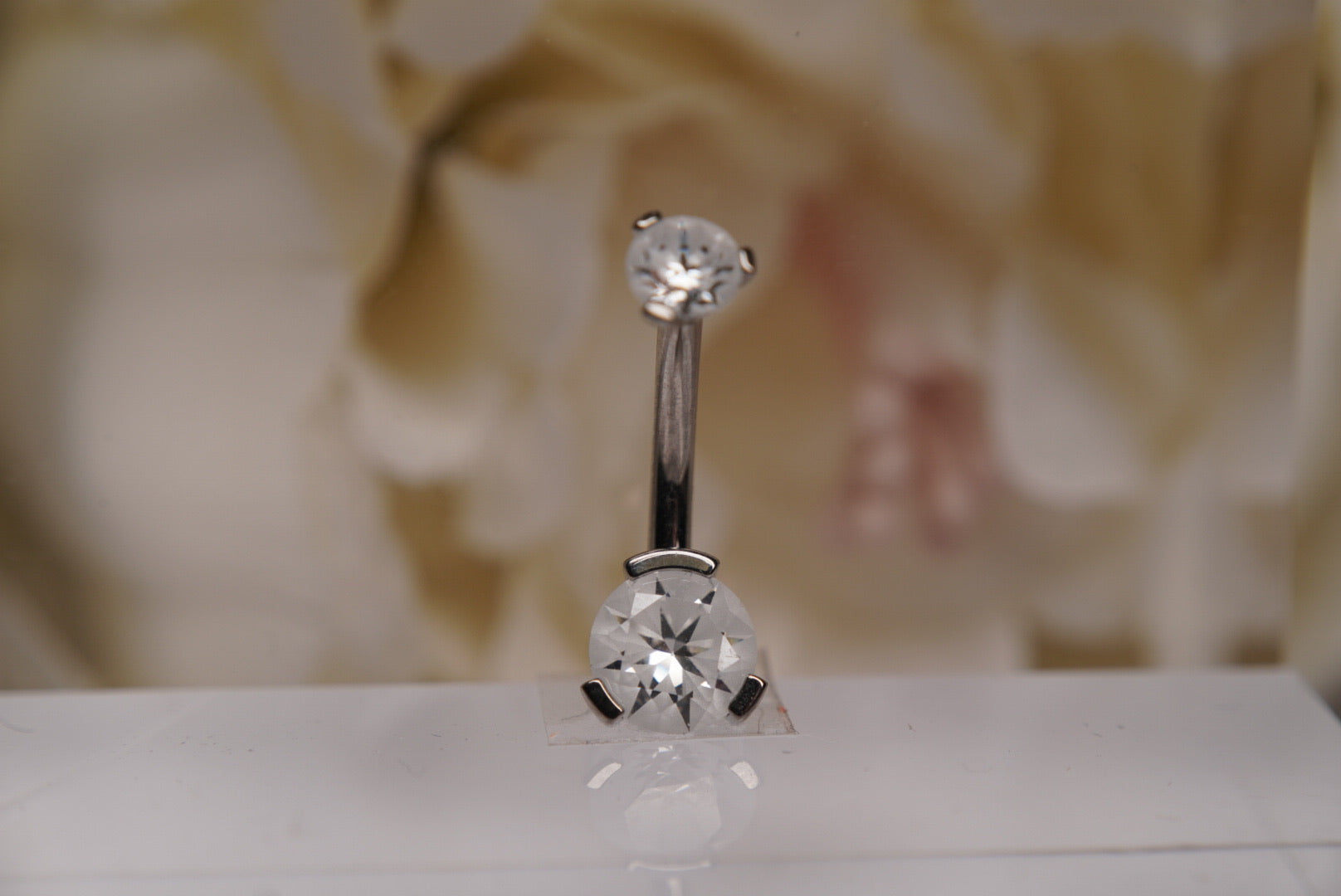 Geo Star Crystal Navel in a Prong Setting  (4mm/6mm)