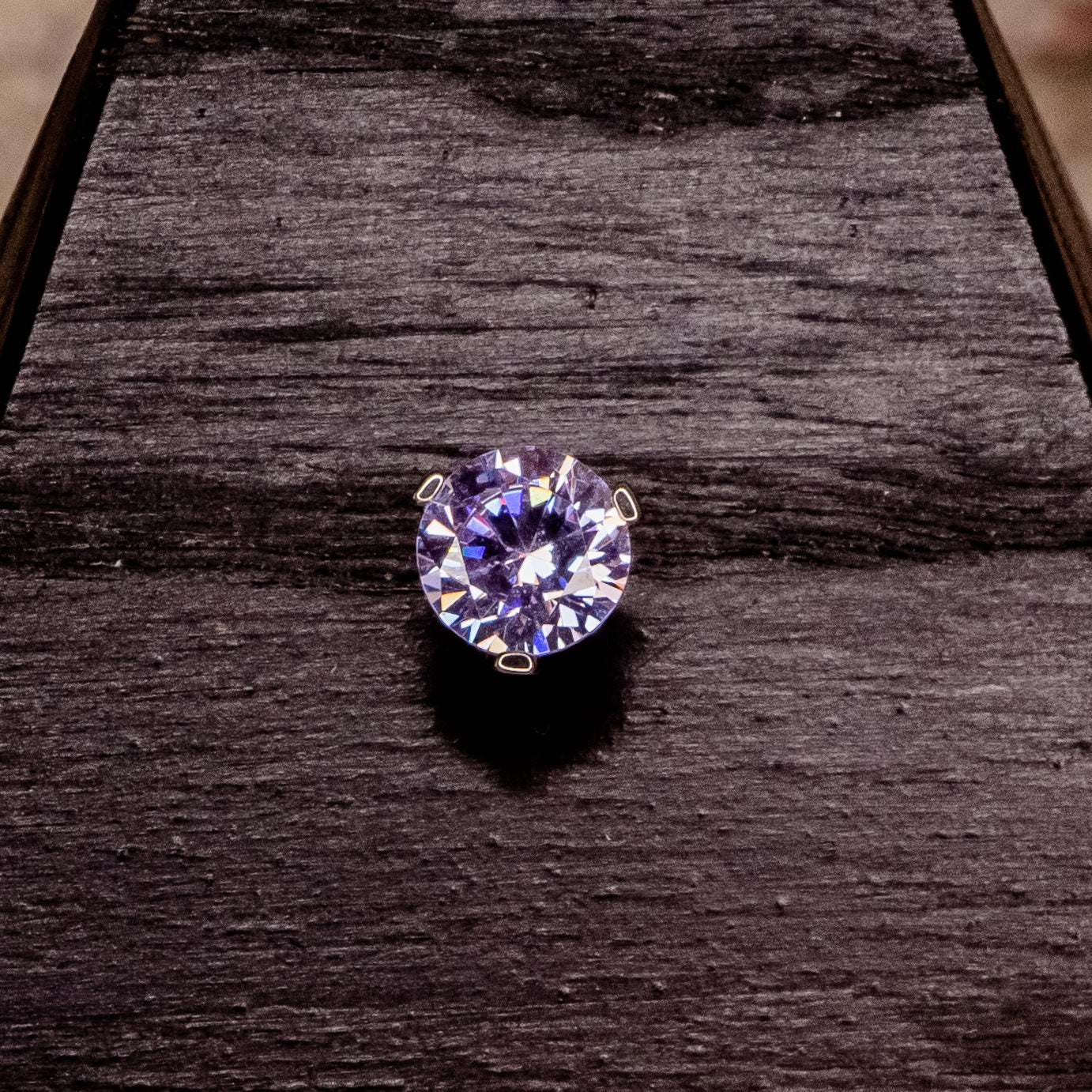 Lavender Crystal Prong-12/14g