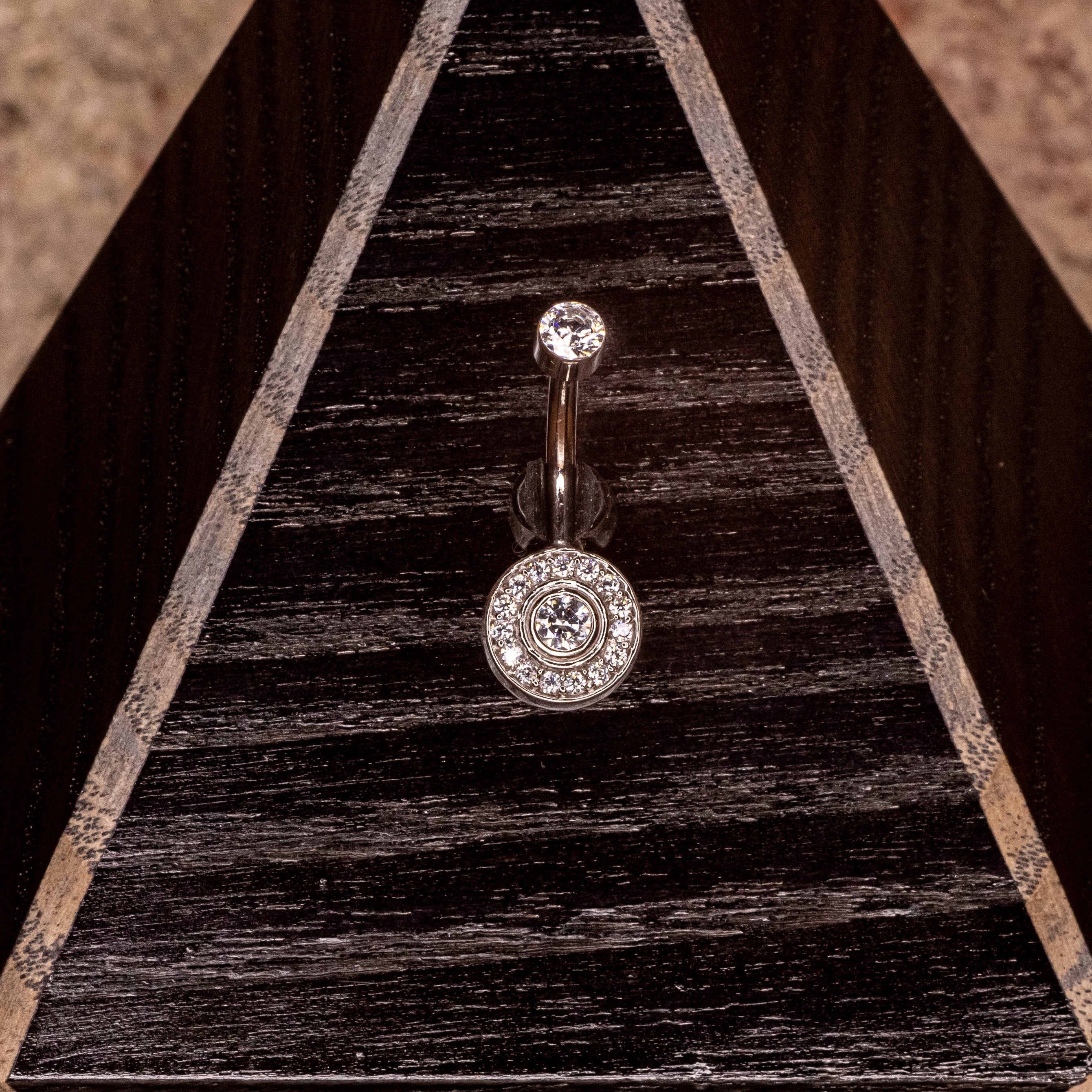 Art Deco Navel in White Gold 14g 7/16"