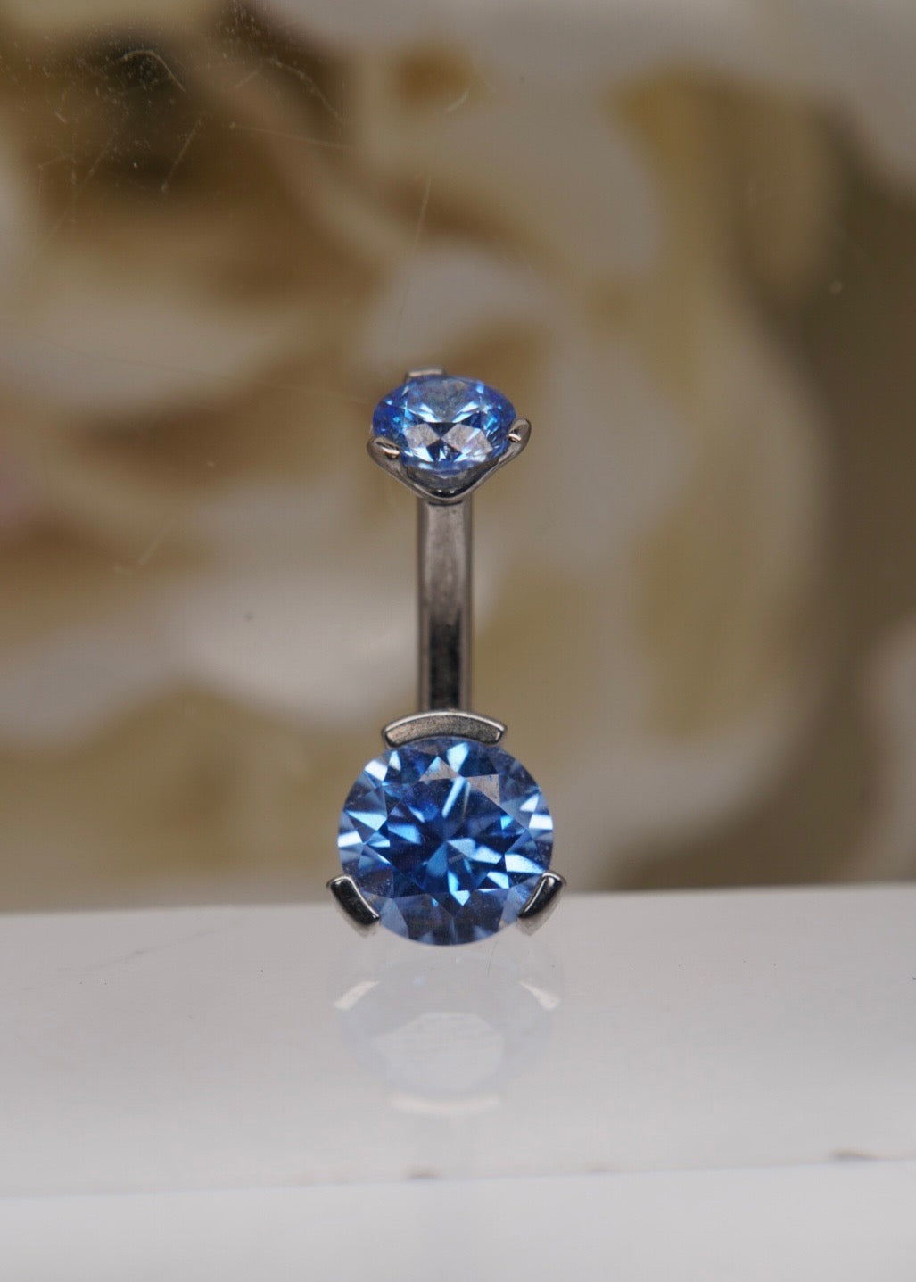 Arctic Blue Crystal Navel in a Prong Setting  (4mm/6mm)