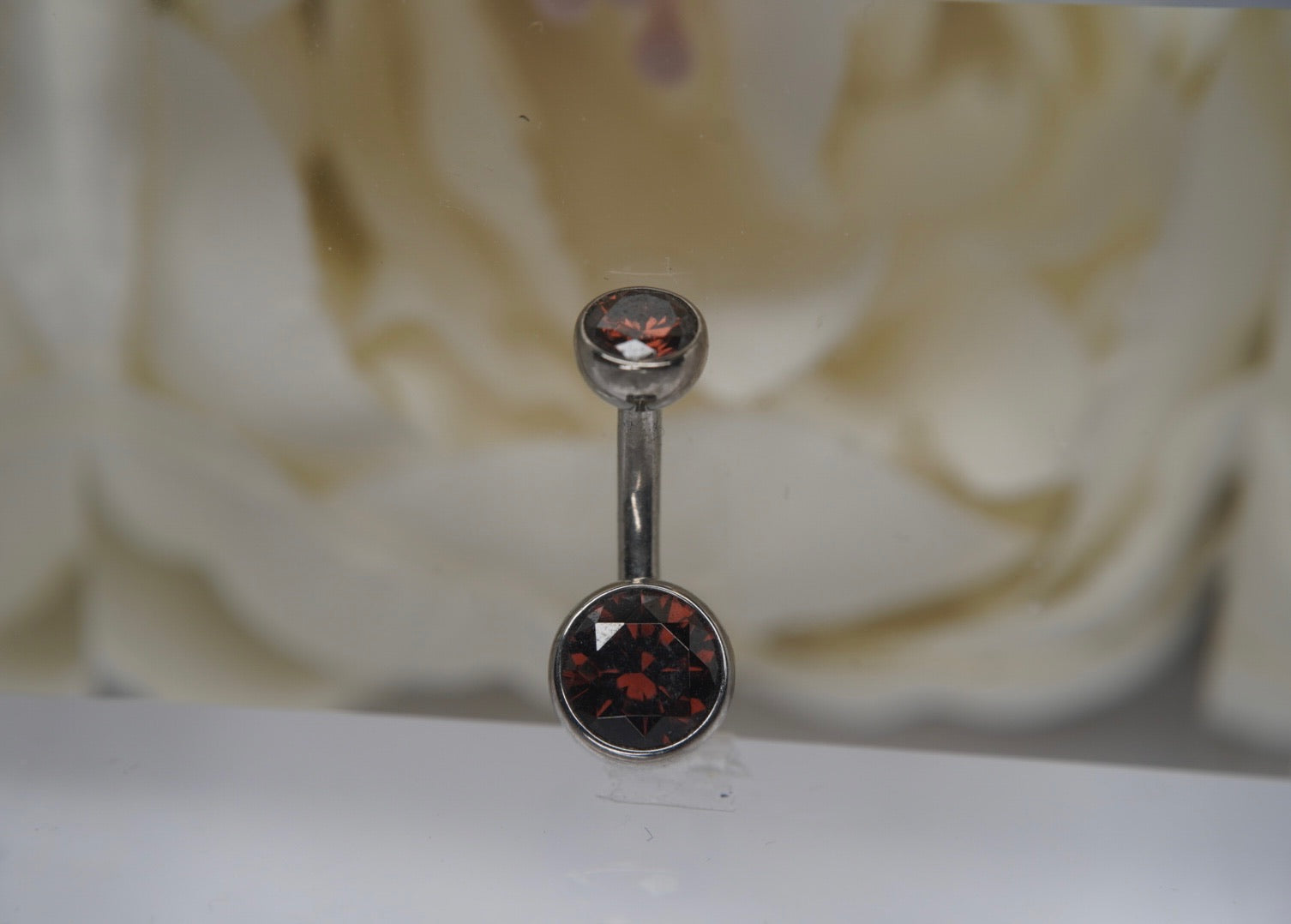 Brown Crystal Navel in a Bezel Setting  (4mm/6mm)