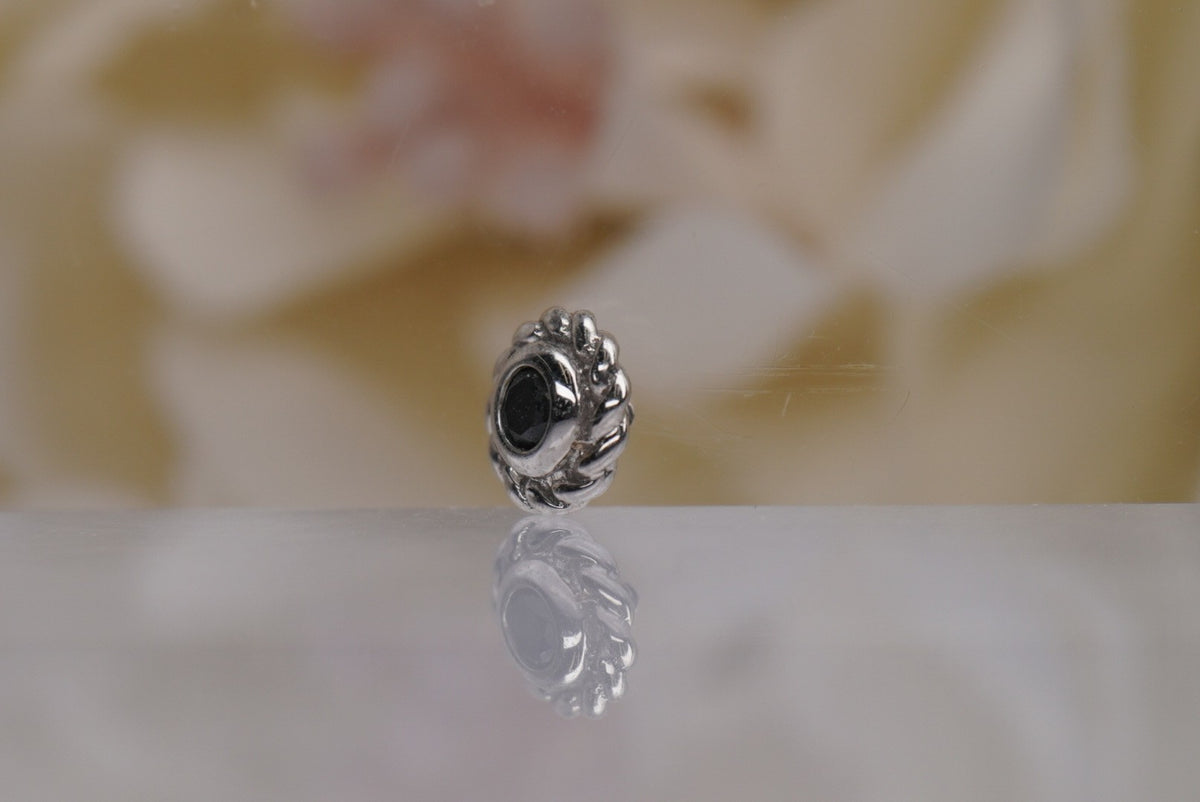 Mini Raine - Black Diamond side