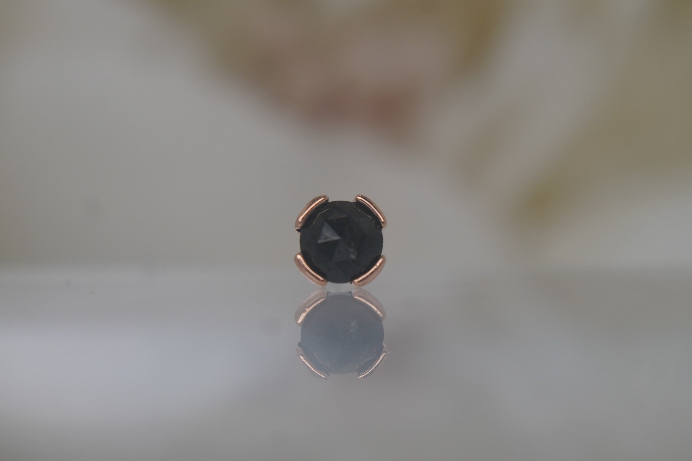Peekaboo Black Spinel