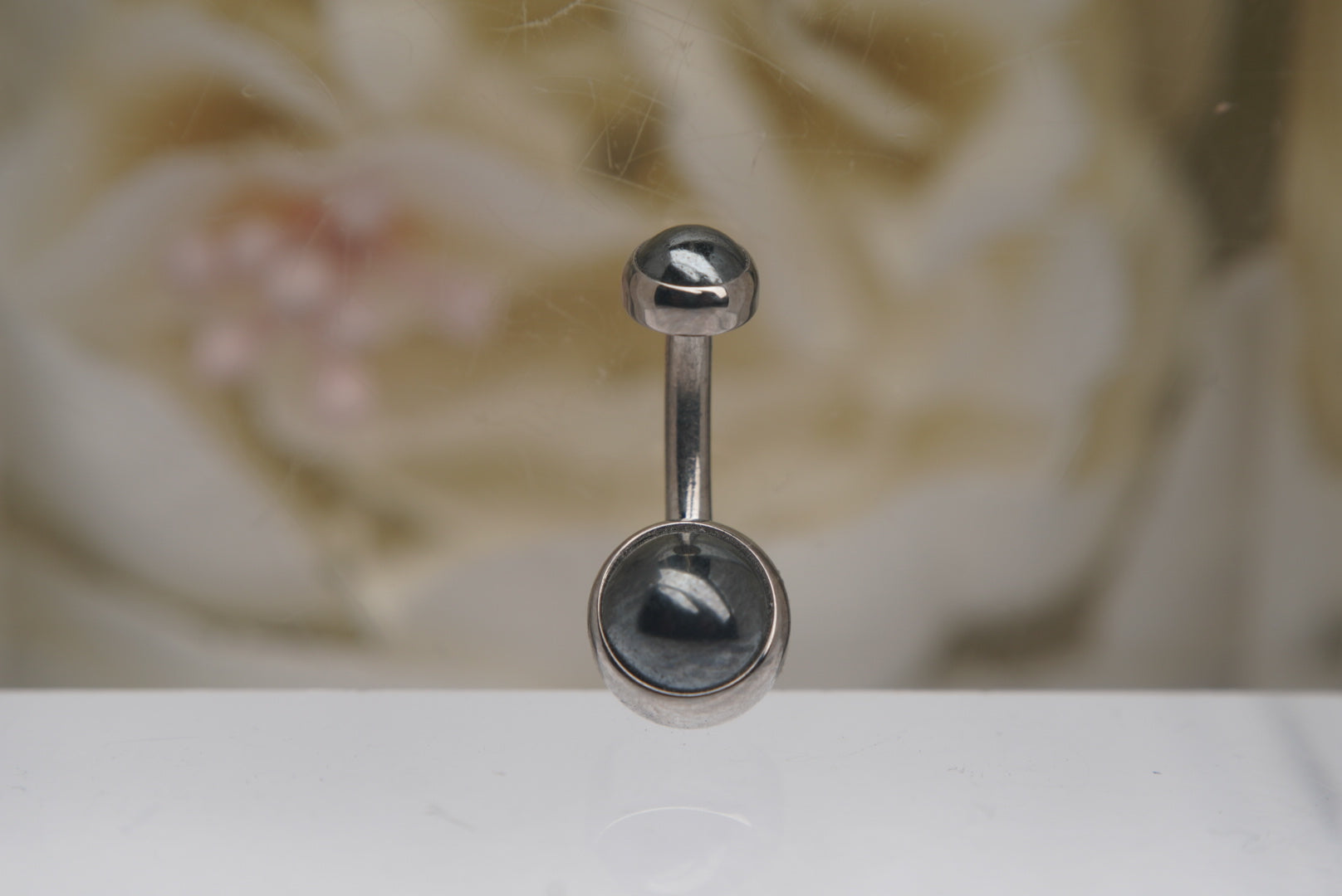 Hematite Navel in a Bezel Setting  (4mm/6mm)