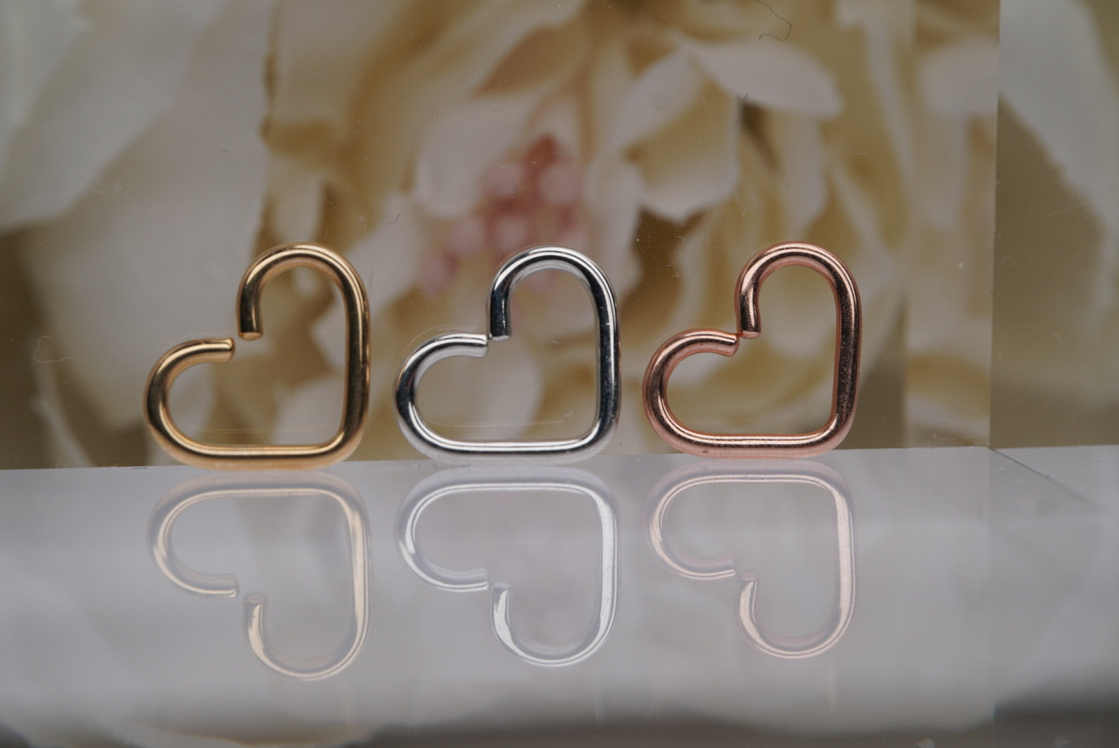 16g Heart Seamless Ring in Gold