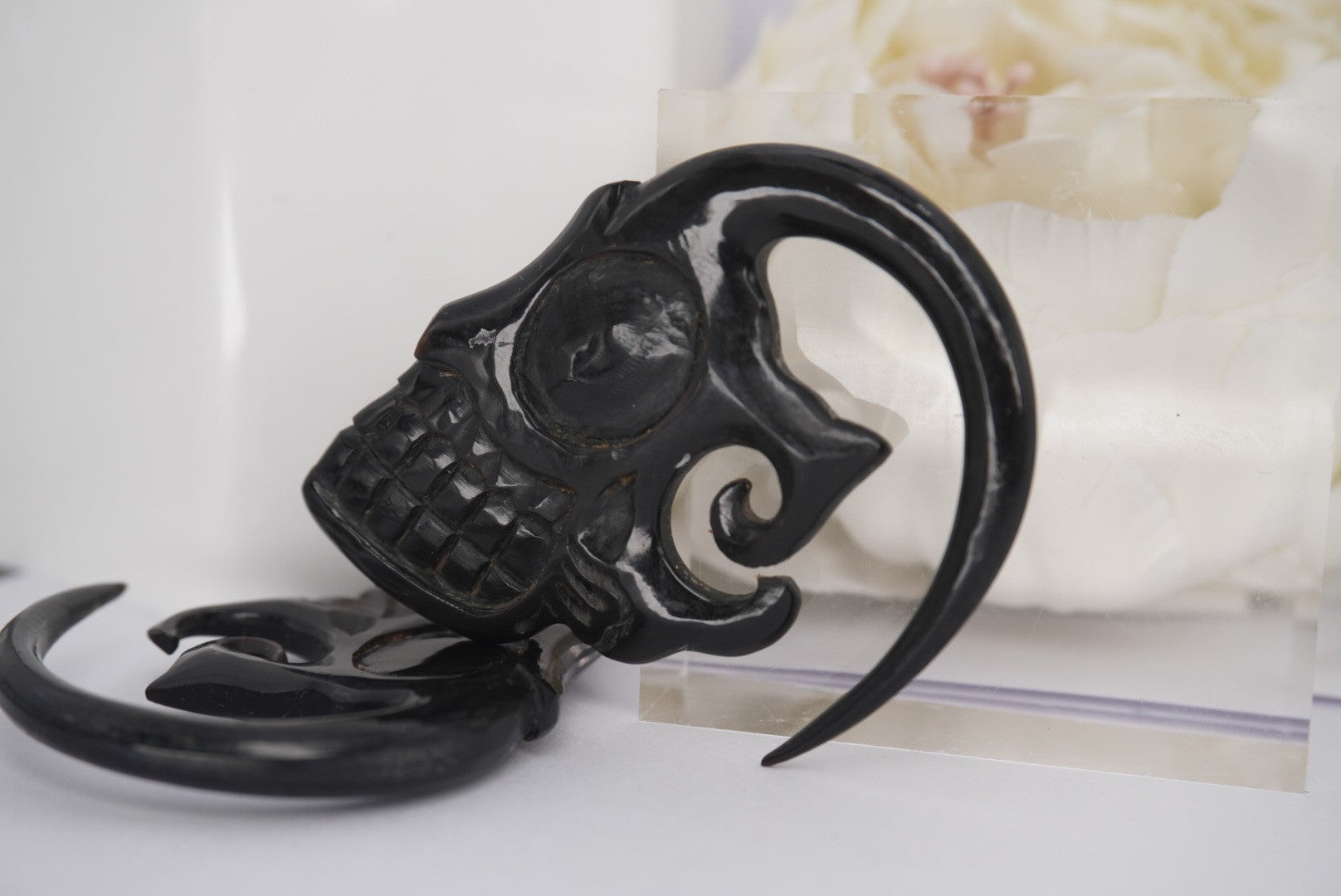 Blackened Wood Skull- 4g