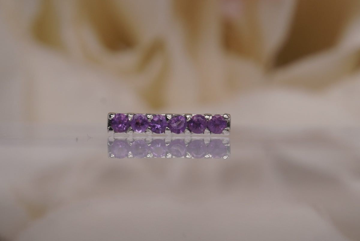 Rail Pin in Gold with Amethyst