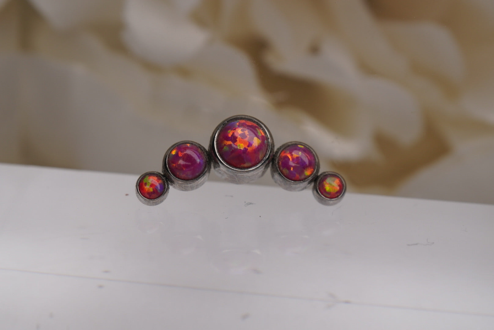 Bezel Prium- Medium (Carmine Opal)