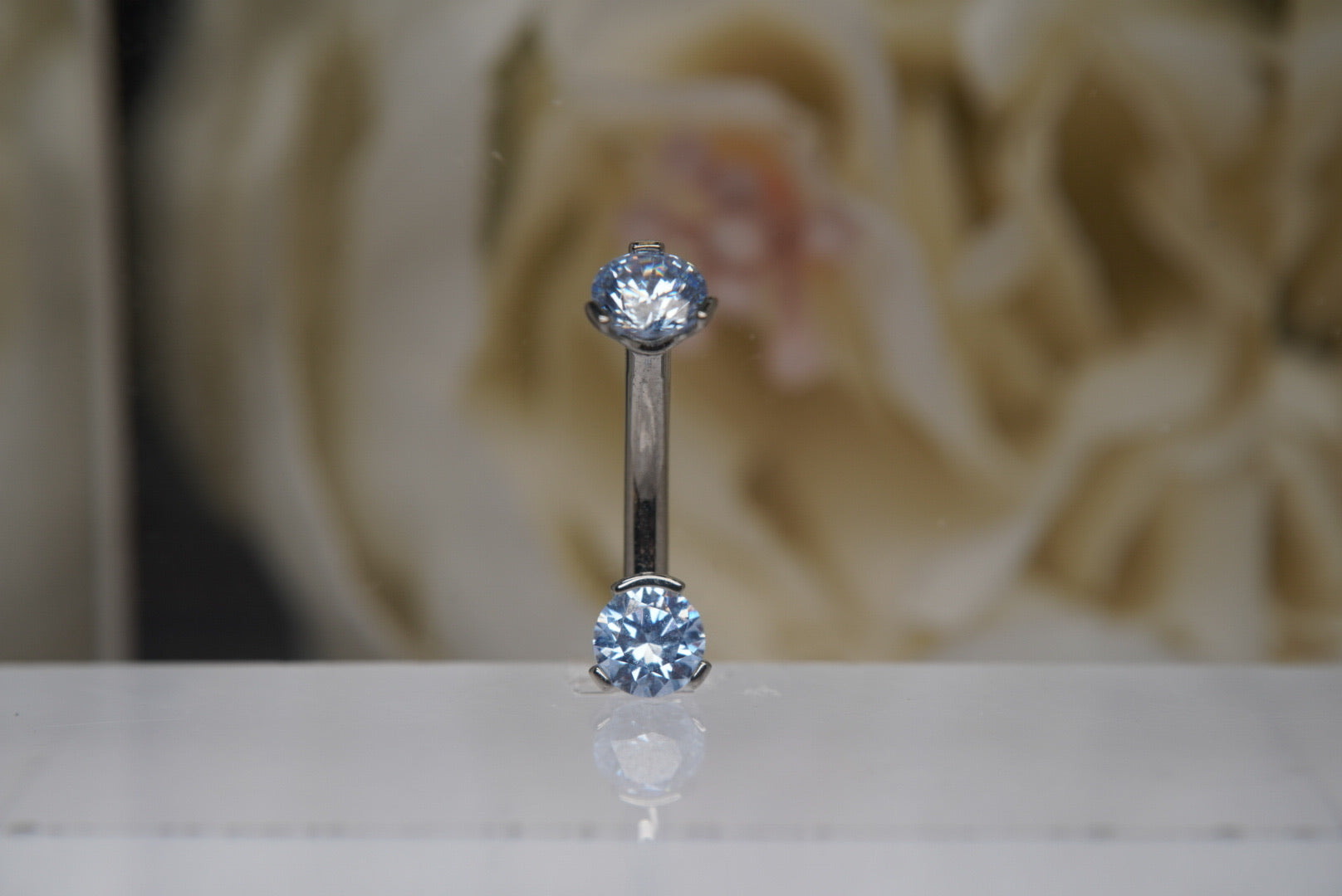 Grey Blue Crystal Navel in a Prong Setting (4mm/4mm)