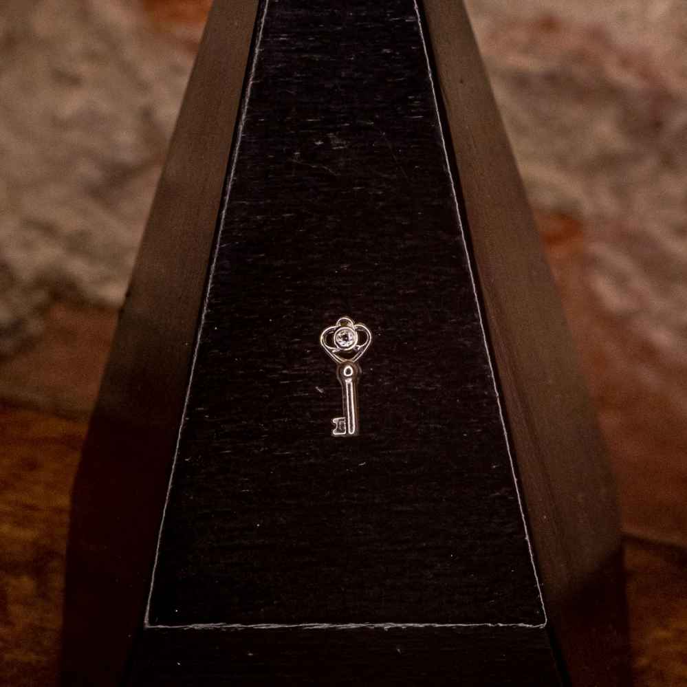 Skeleton Key in Gold